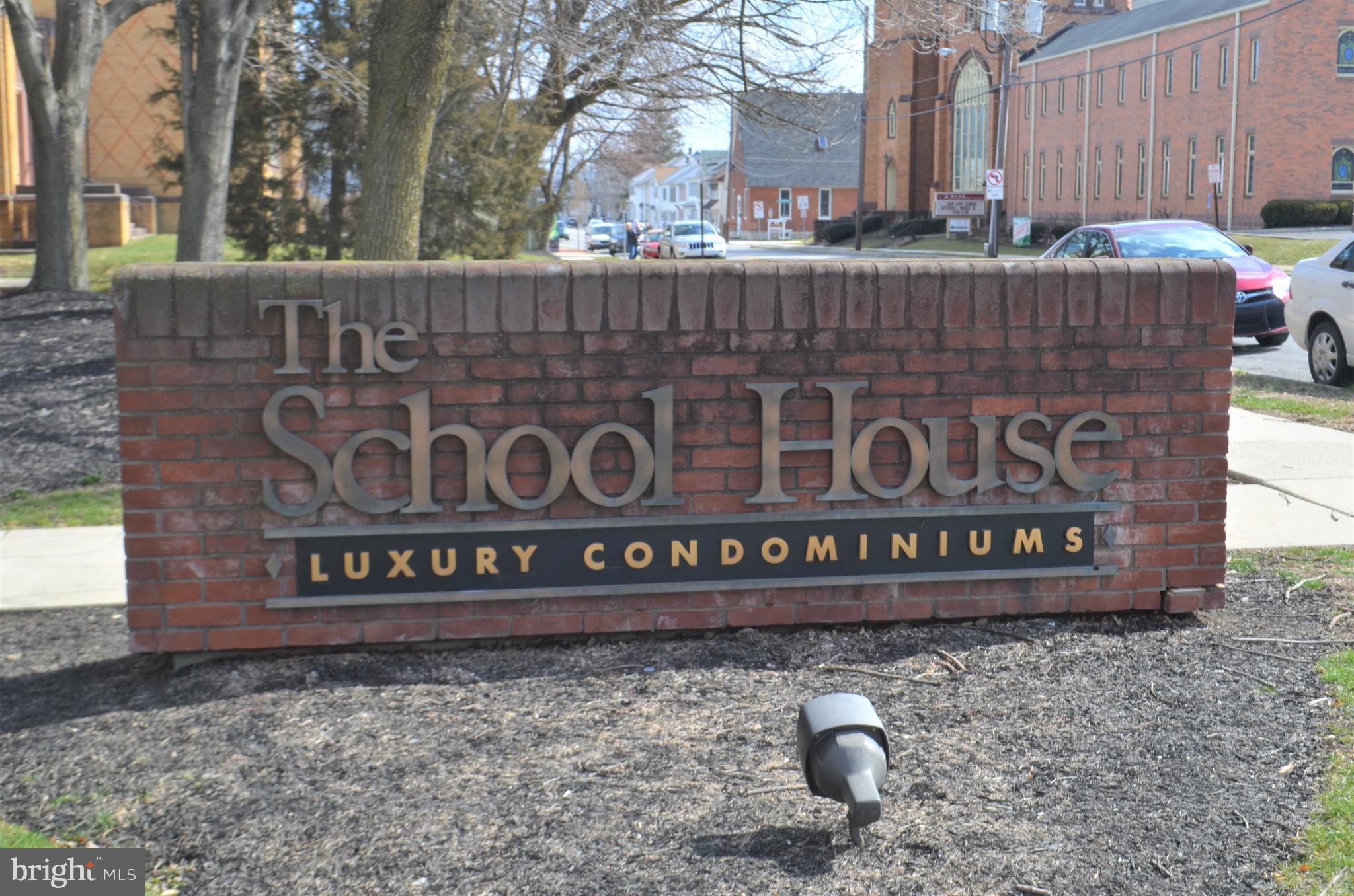 SCHOOLHOUSE - Residential