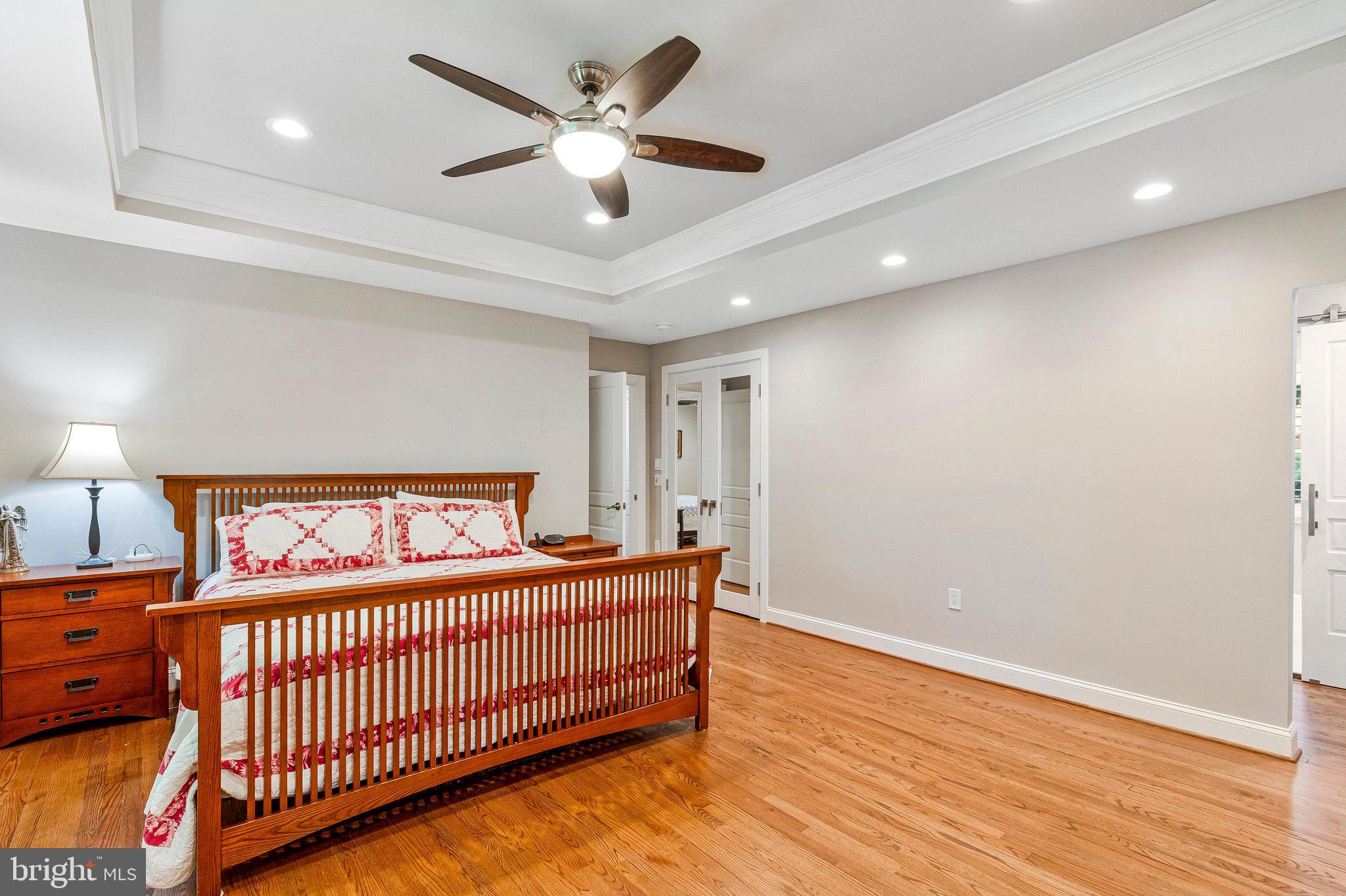 LAKE BARCROFT - Residential