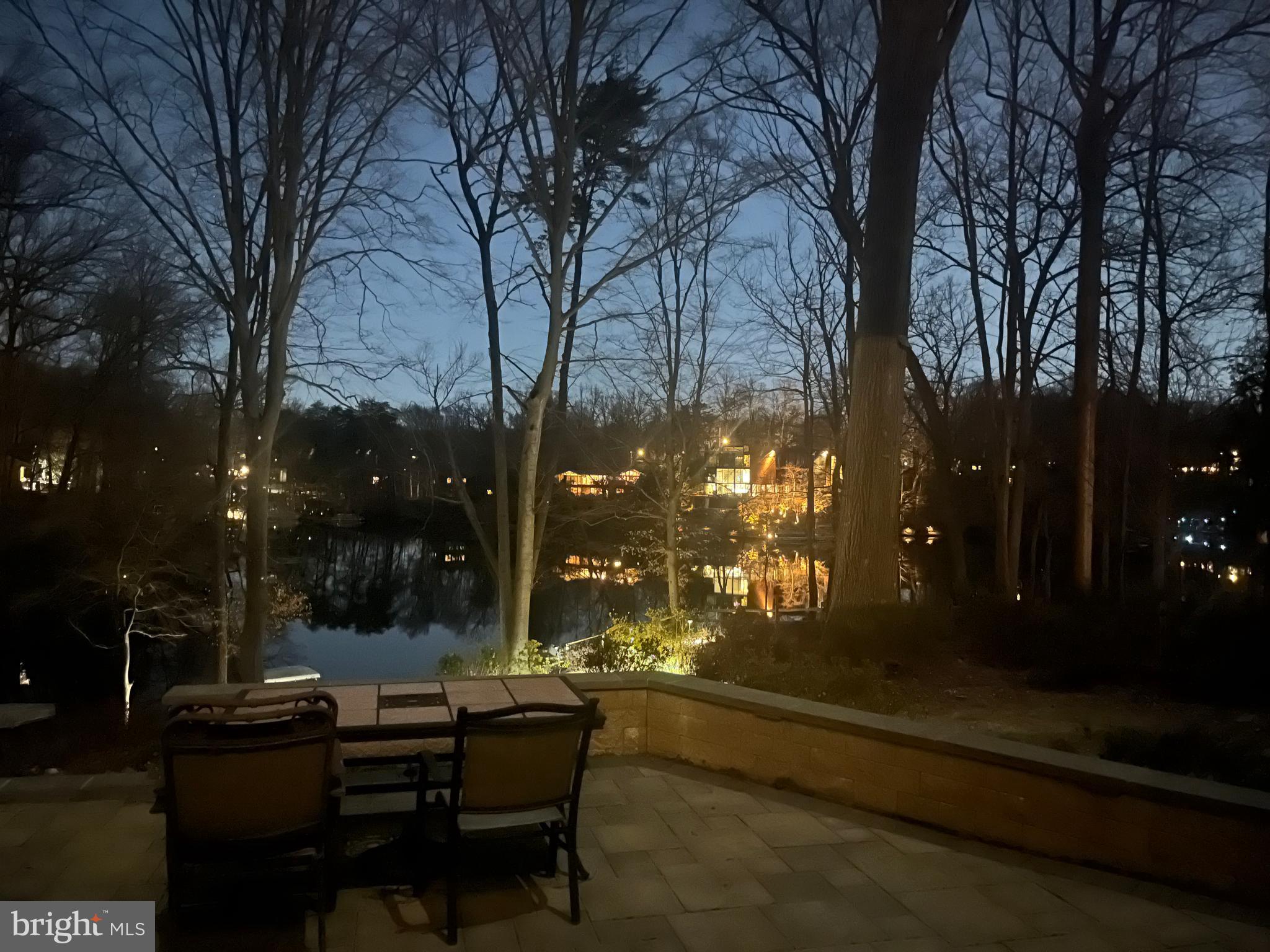 LAKE BARCROFT - Residential