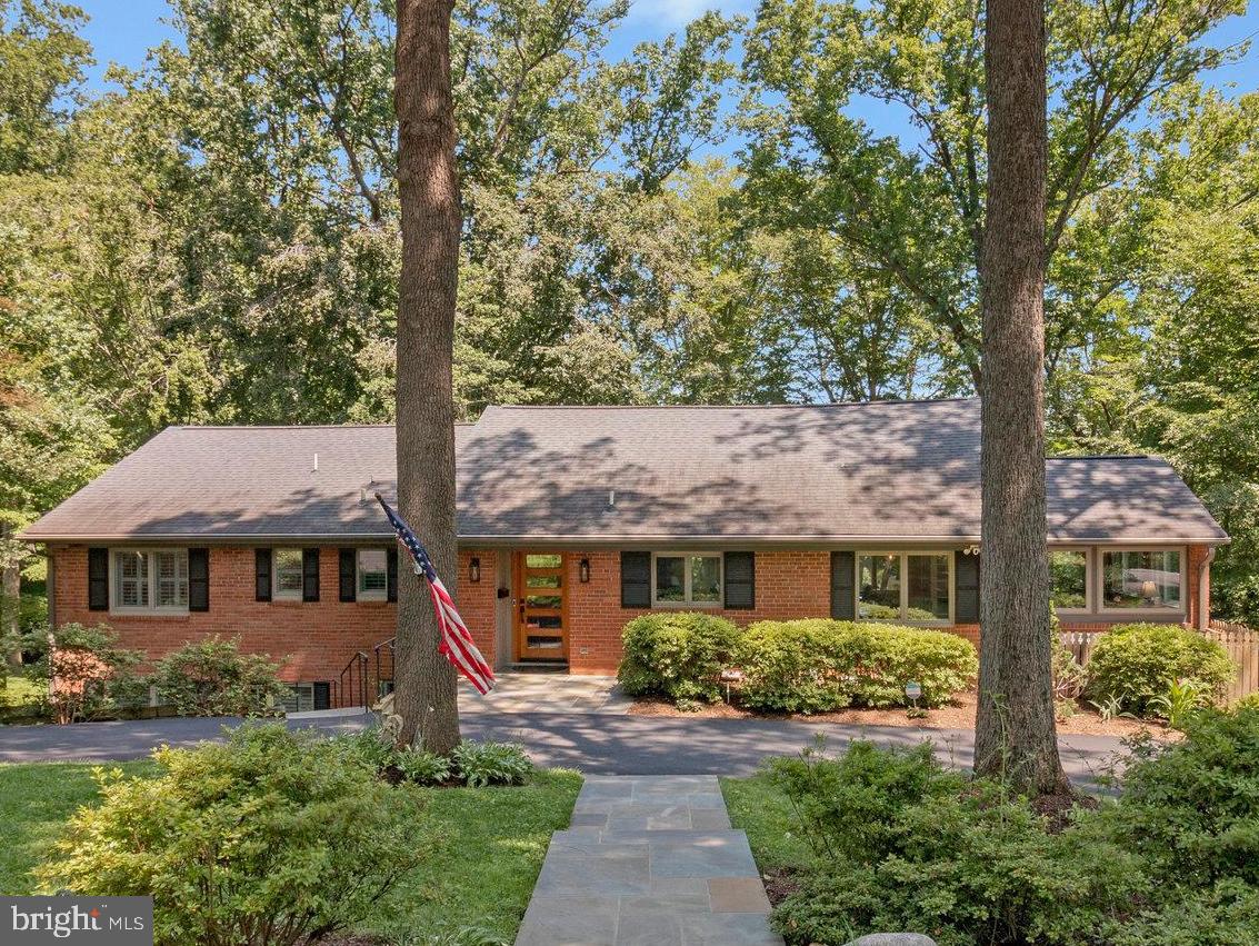 6320 CROSSWOODS CIRCLE