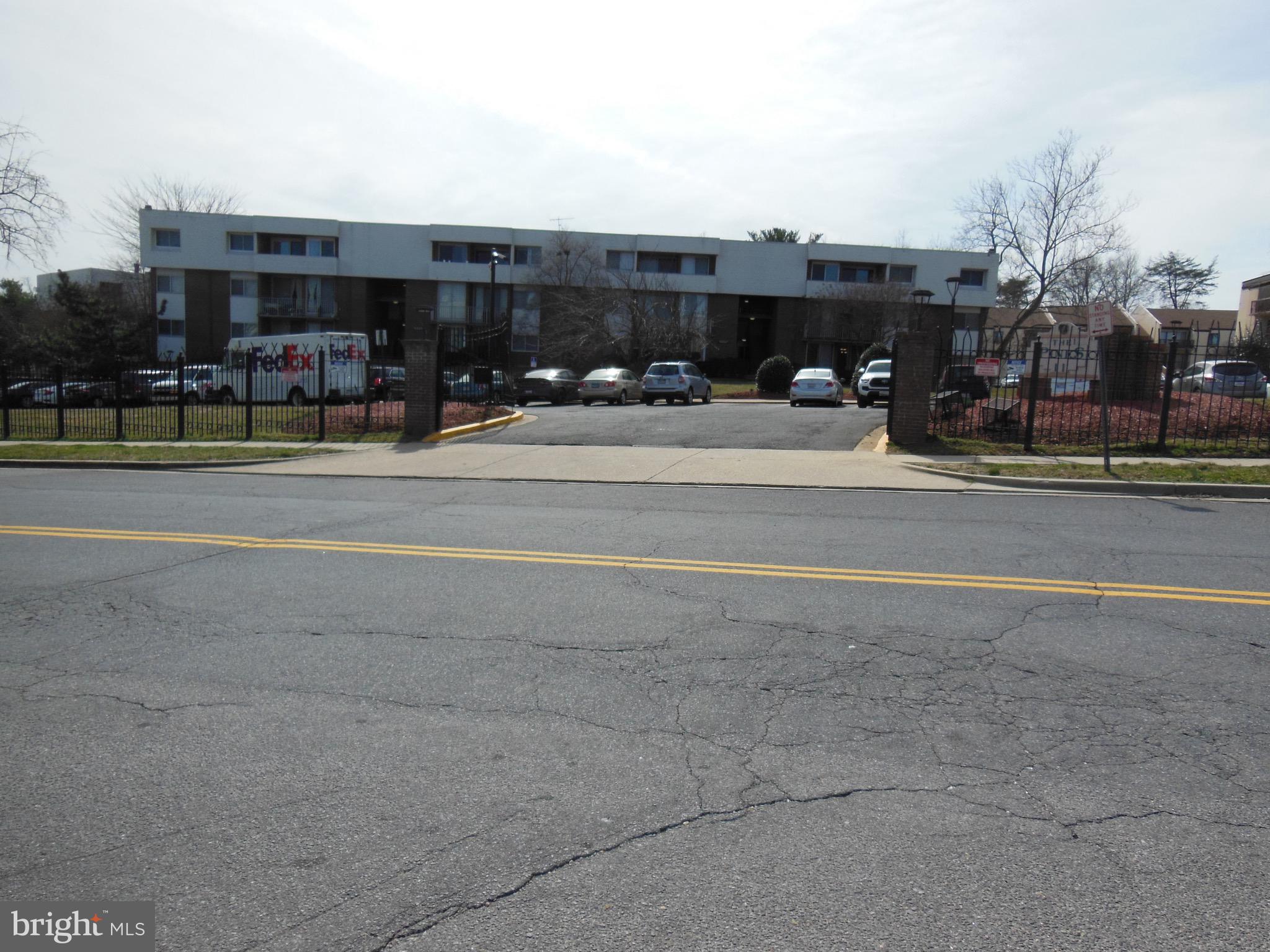 PINES CONDO 02 - Residential Lease