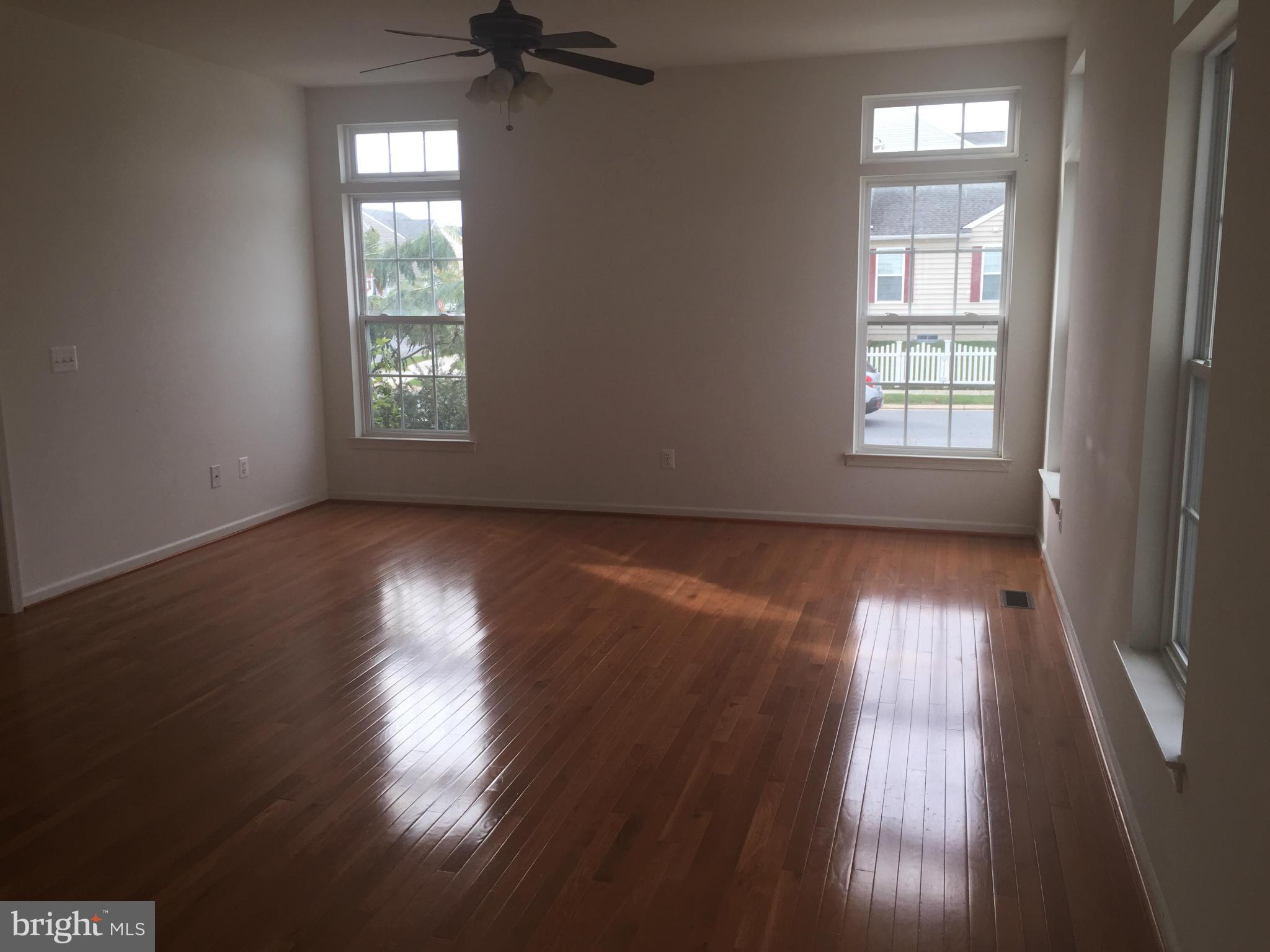 LAKELAND PLACE - Residential