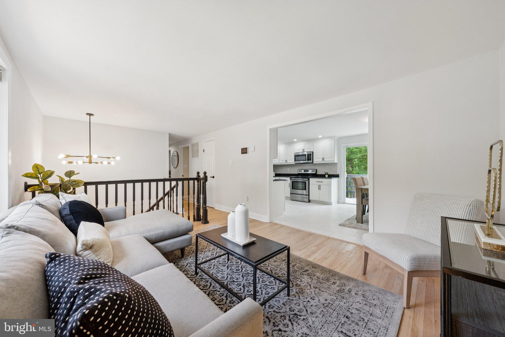 12711 LAMPTON LANE
