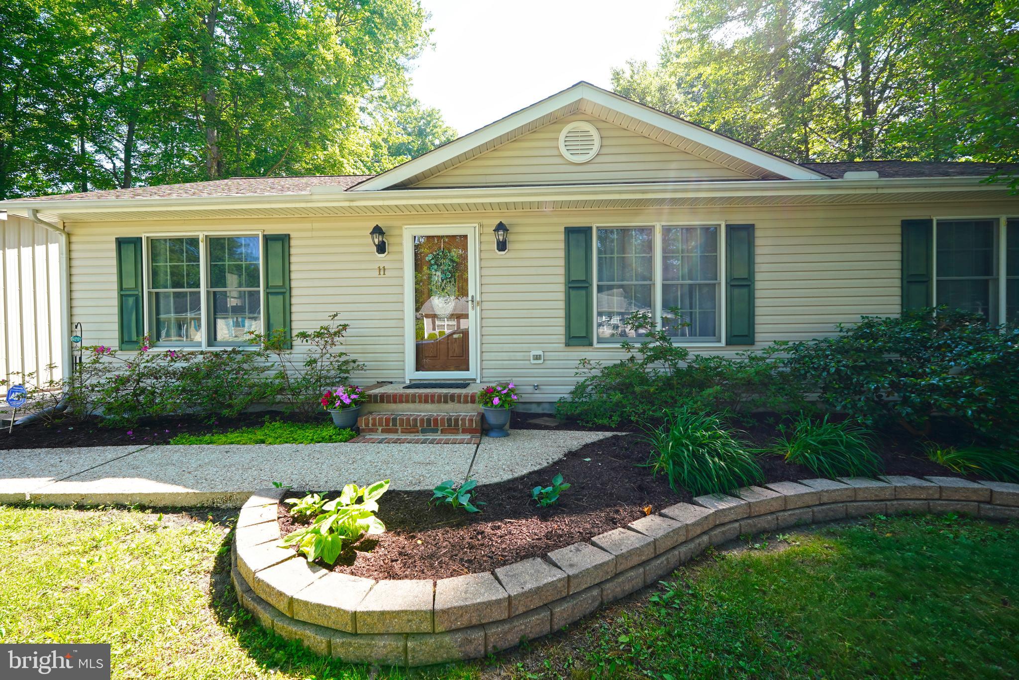 11 MAPLEWOOD DRIVE