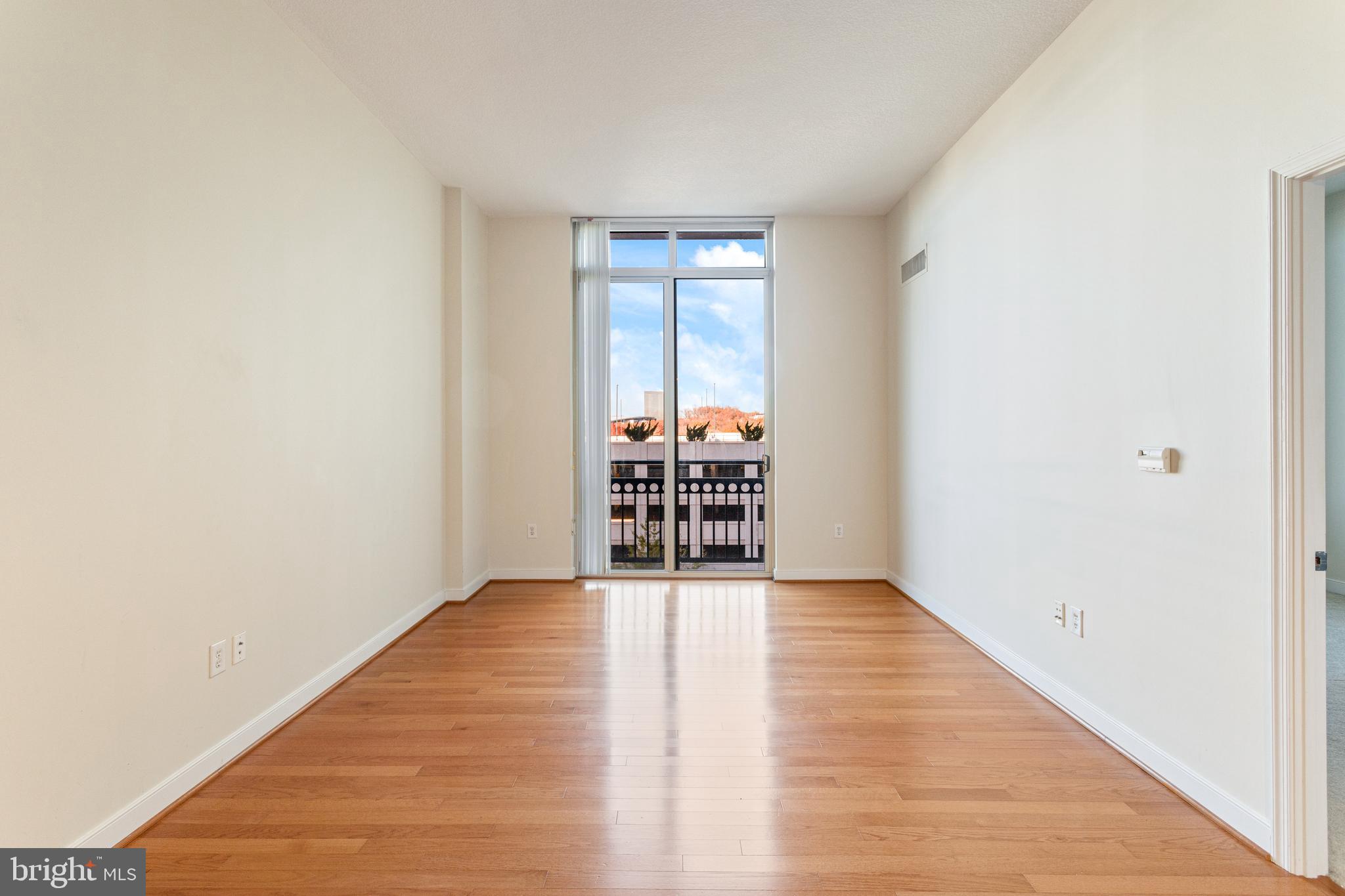 NATIONAL HARBOR - Residential Lease