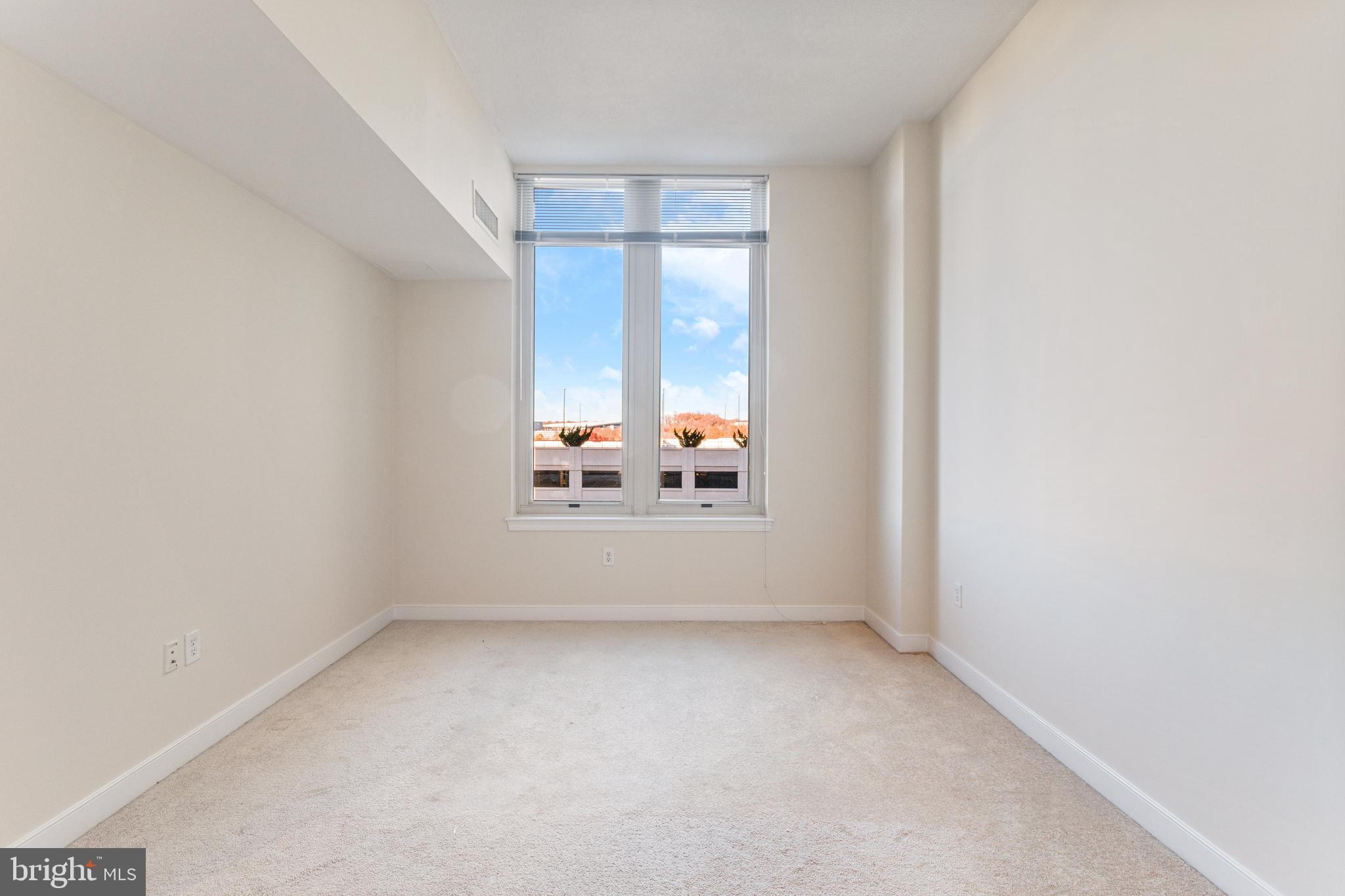 NATIONAL HARBOR - Residential Lease