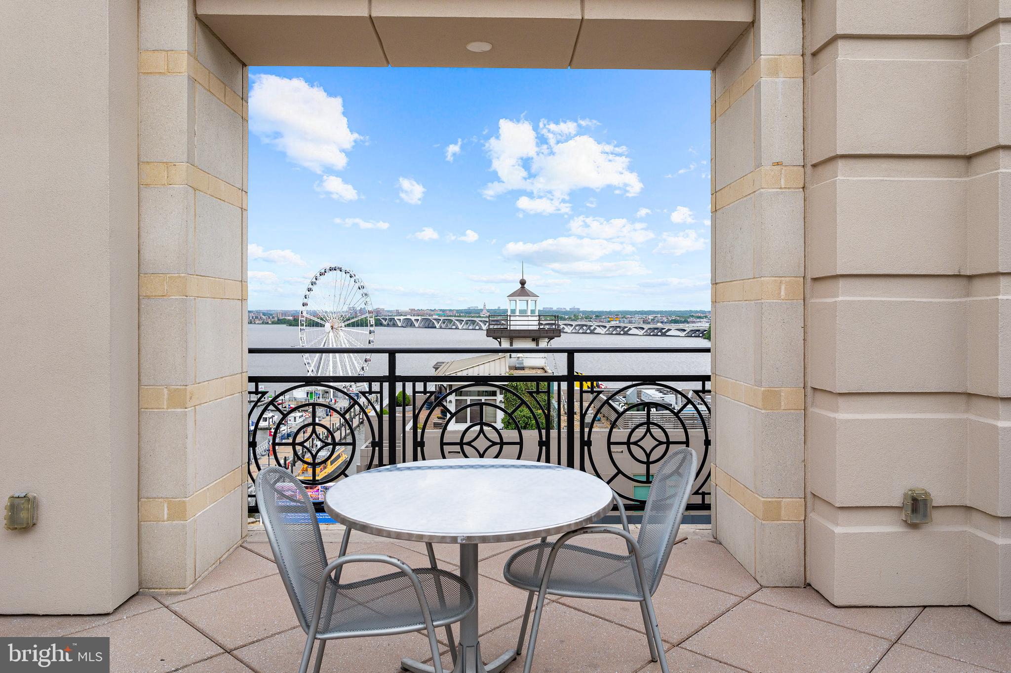 NATIONAL HARBOR - Residential Lease