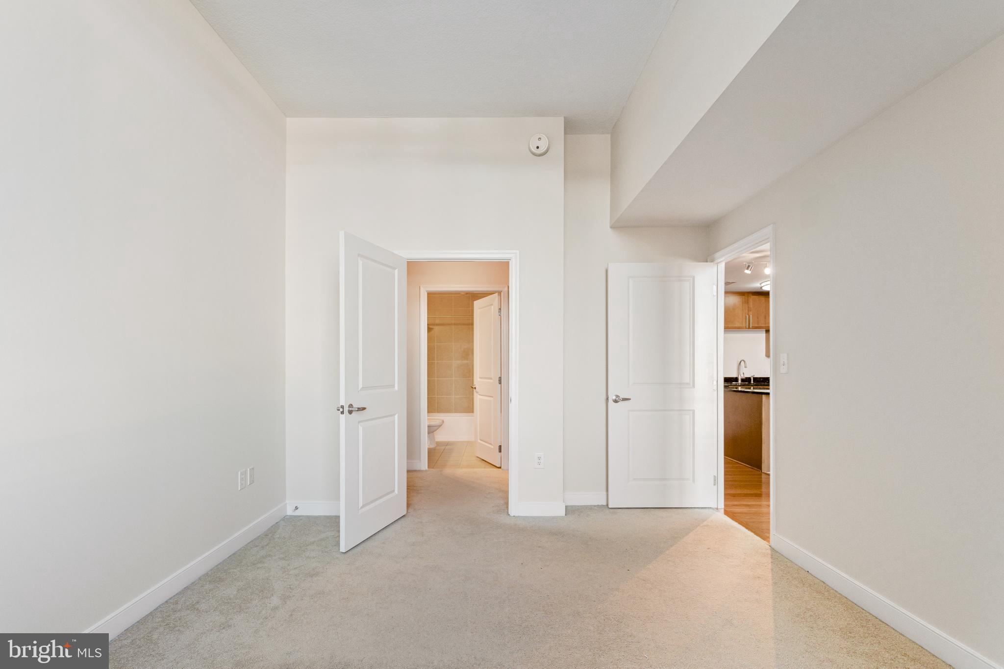 NATIONAL HARBOR - Residential Lease