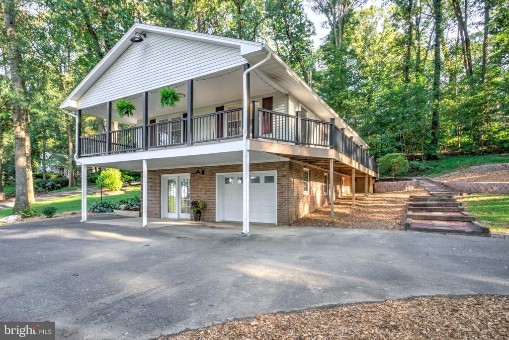 Photo of 124 Oakridge Drive, NEW HOLLAND, PA 17557 (MLS # PALA2076192)