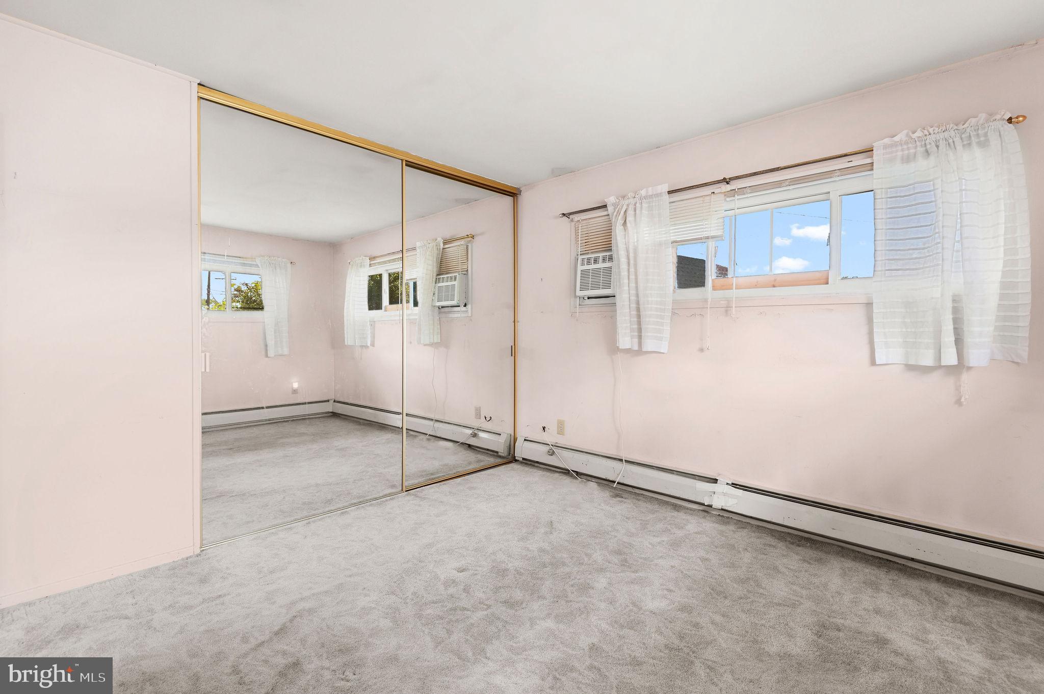 INDIAN CREEK - Residential