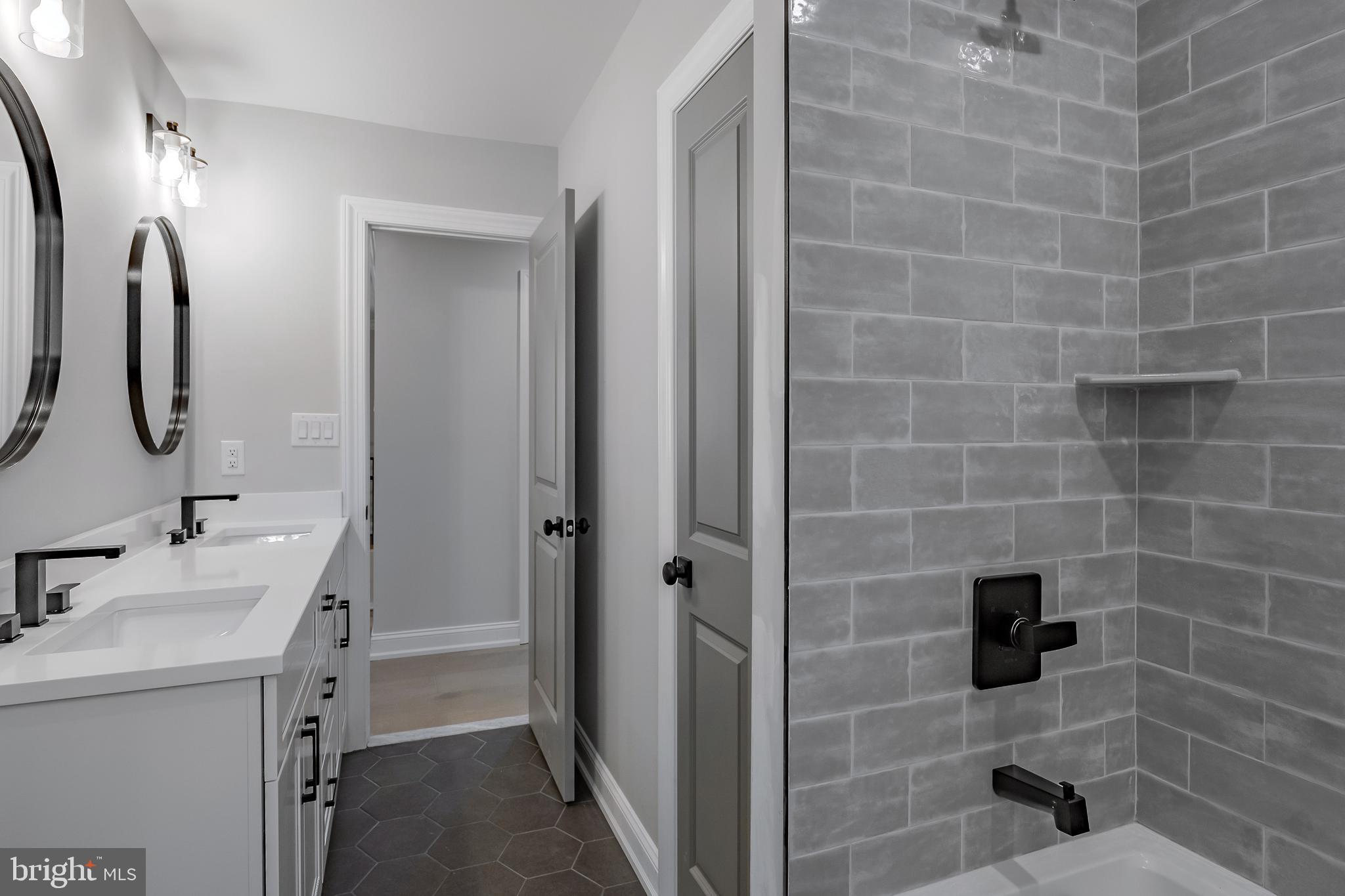 BRYN MAWR - Residential