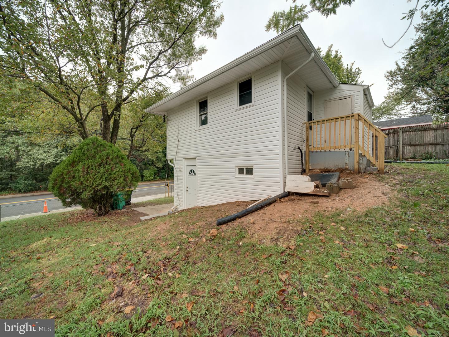 8001 BARLOWE ROAD