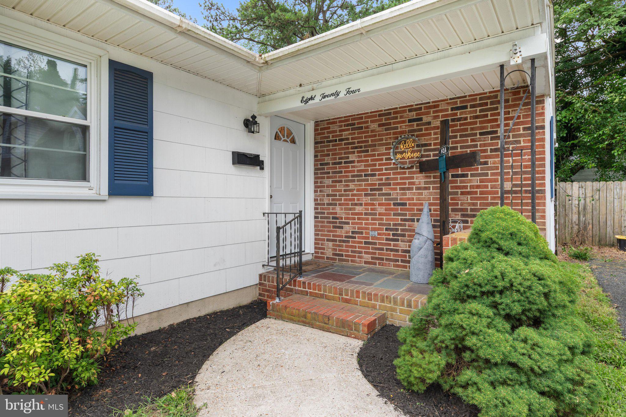 824 SPRINGFIELD CIRCLE