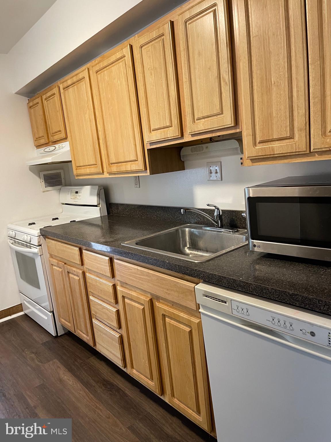 SPRINGLAKE - Residential Lease