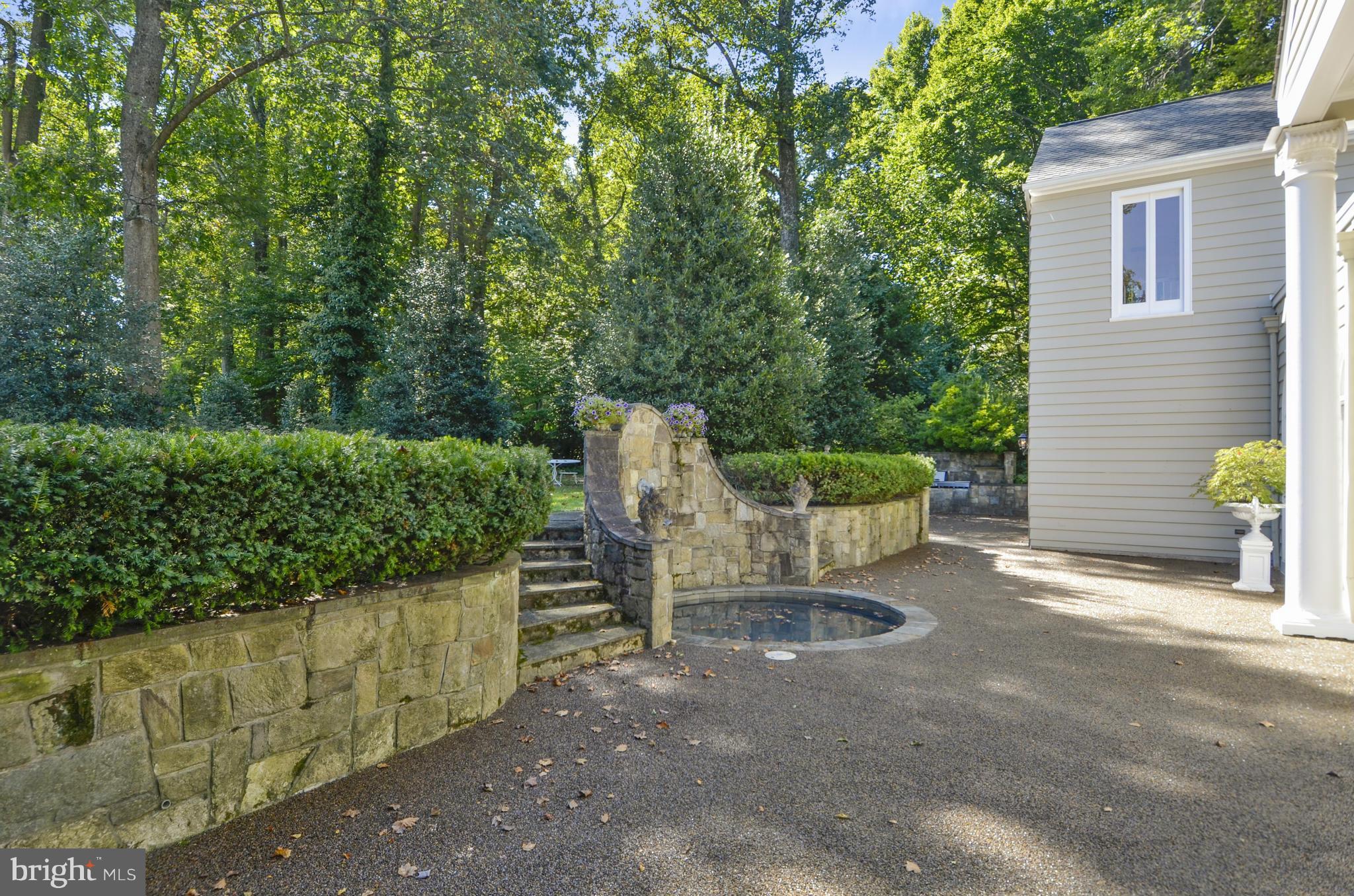 BRADLEY HILLS GROVE - Residential