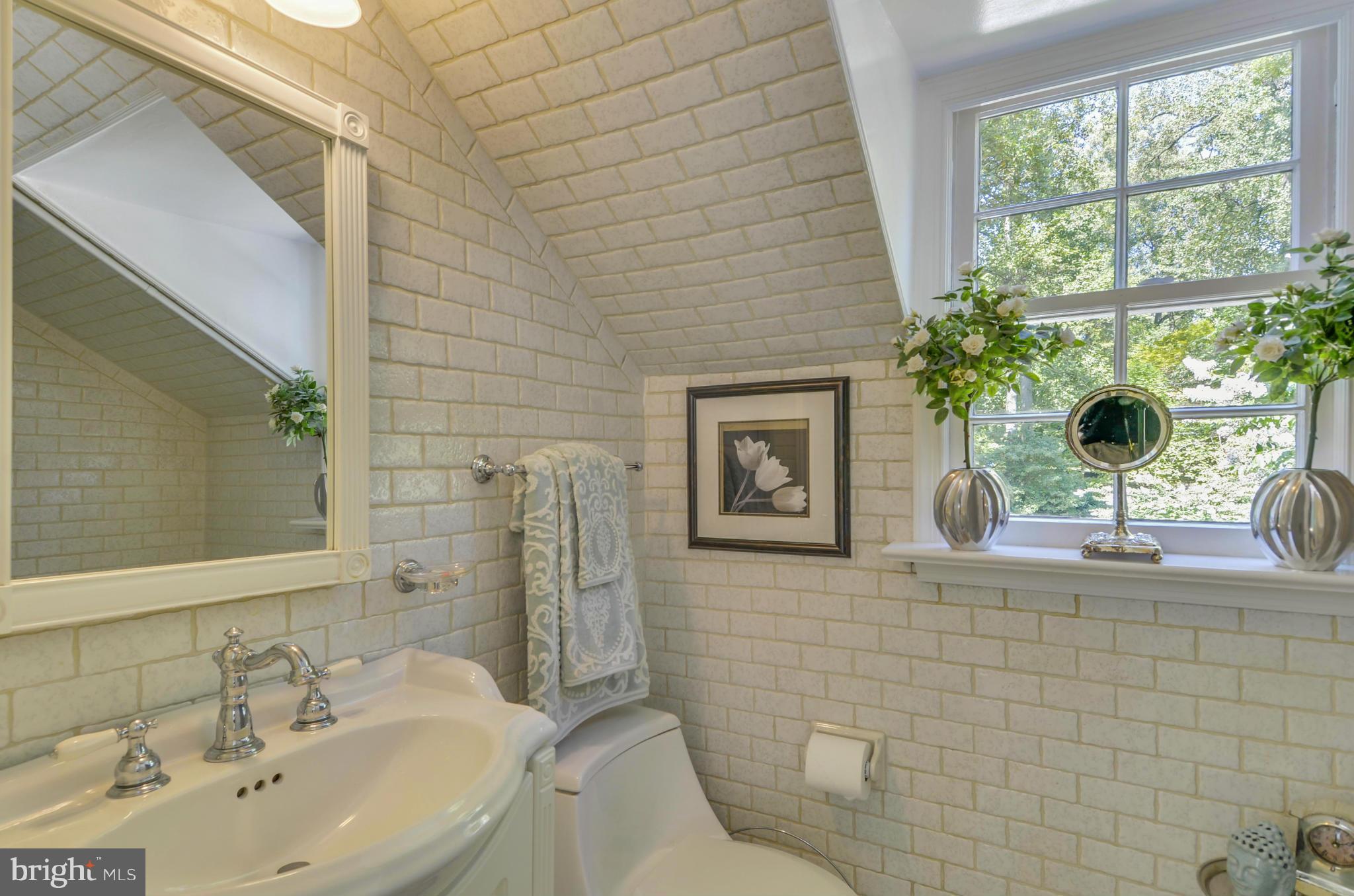 BRADLEY HILLS GROVE - Residential