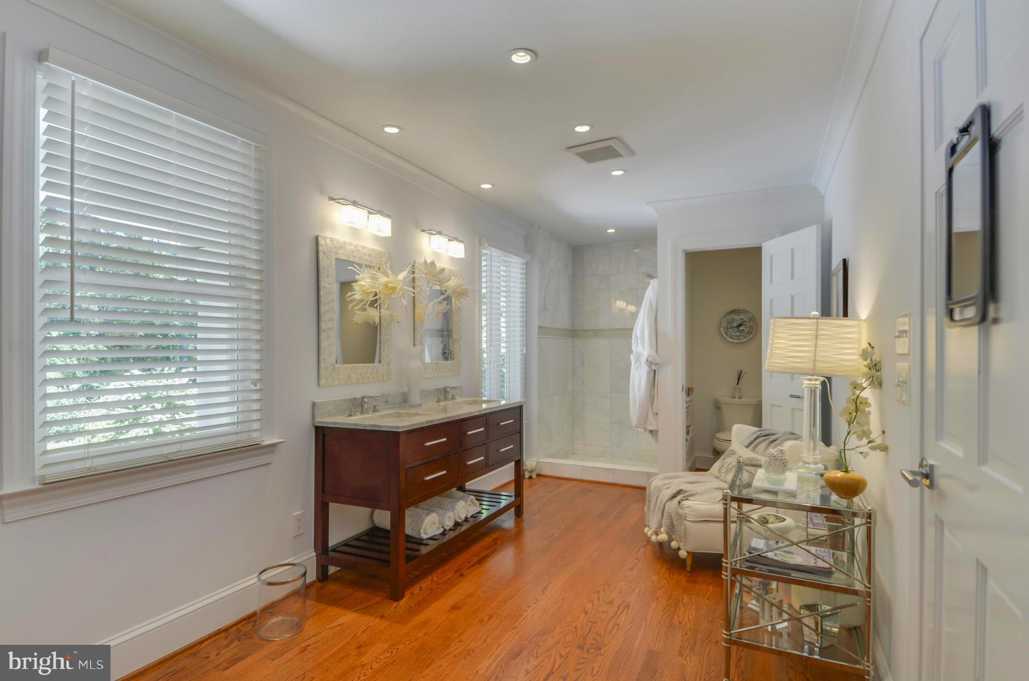 BRADLEY HILLS GROVE - Residential