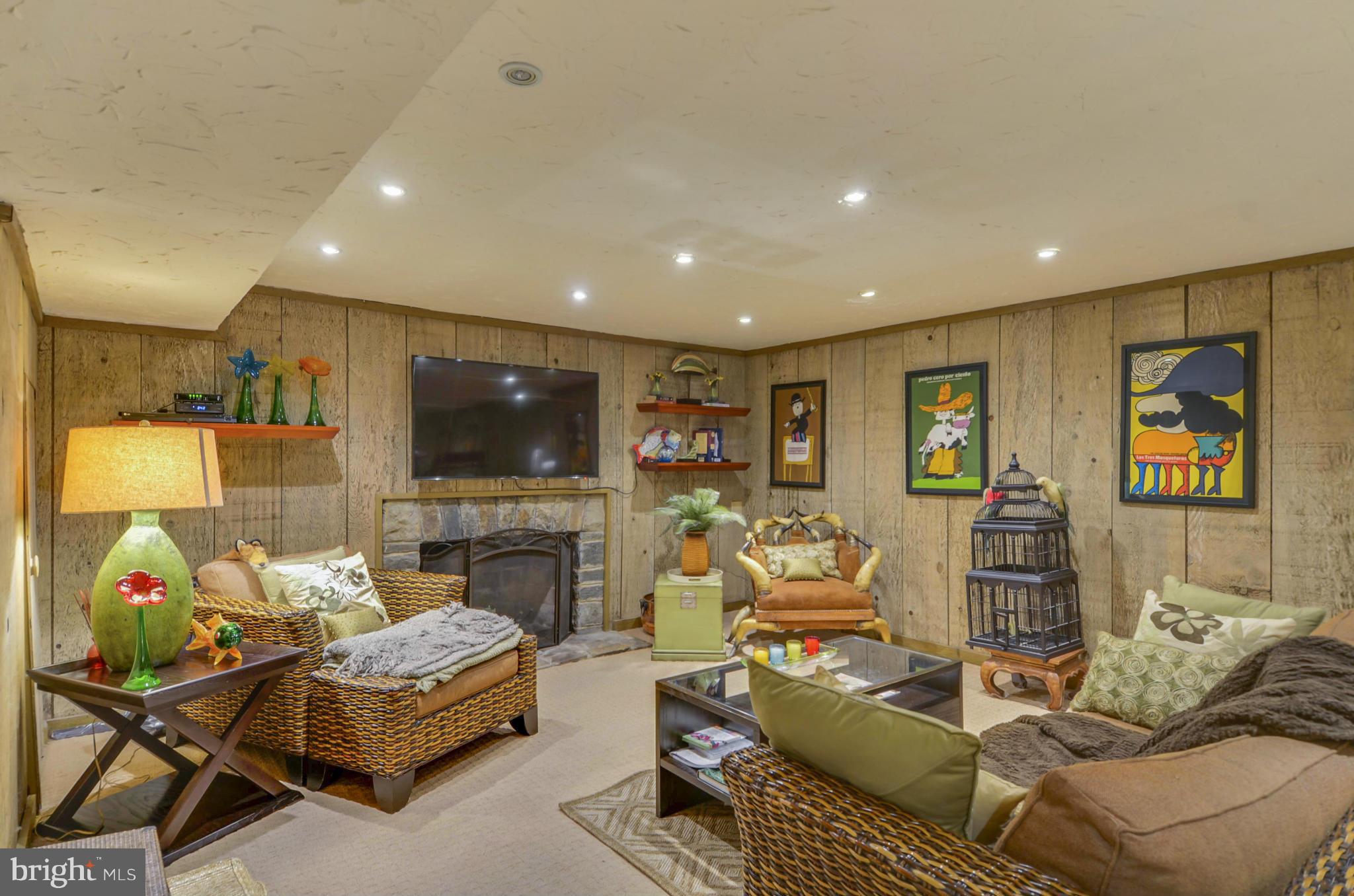 BRADLEY HILLS GROVE - Residential