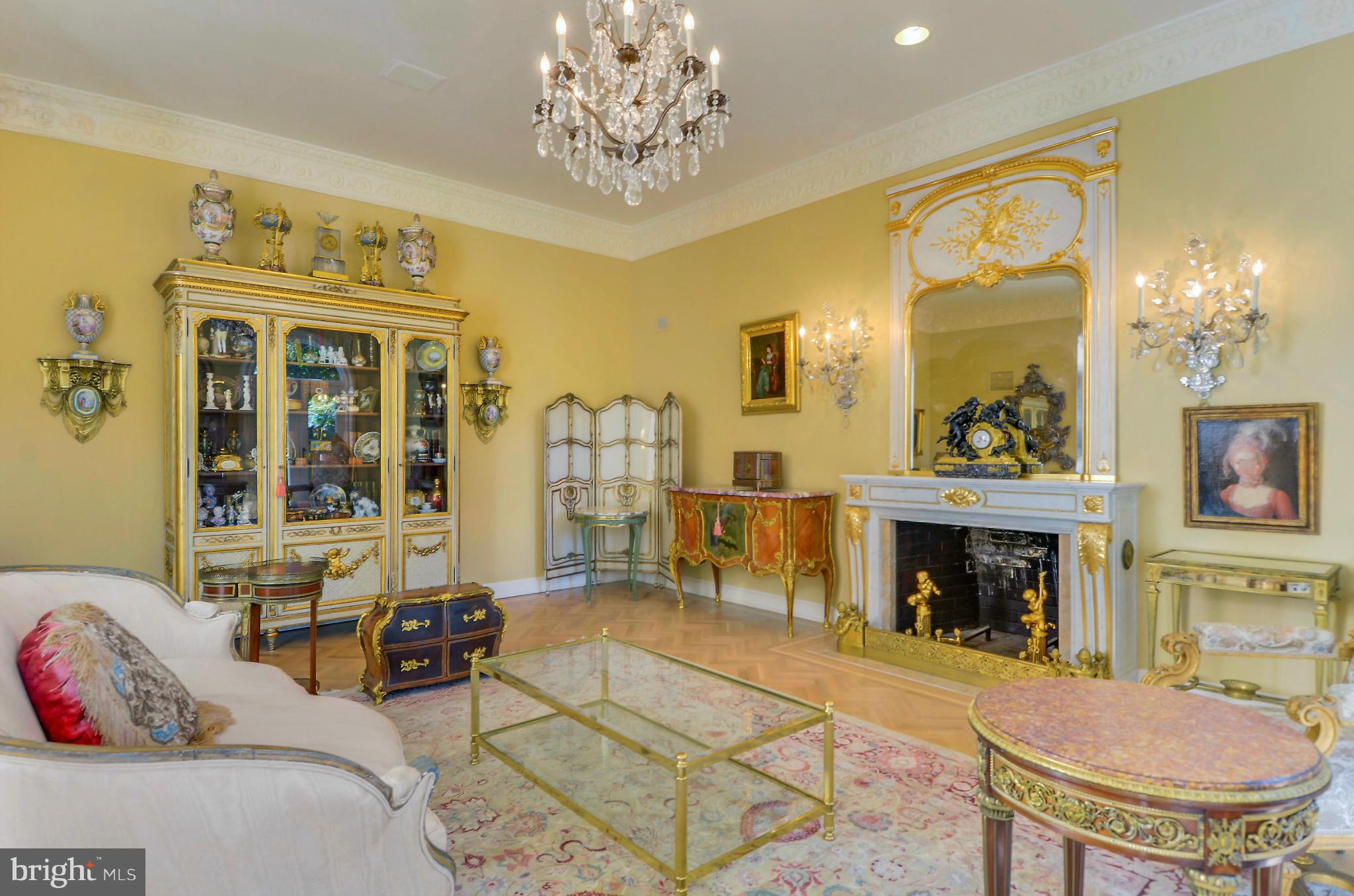 BRADLEY HILLS GROVE - Residential