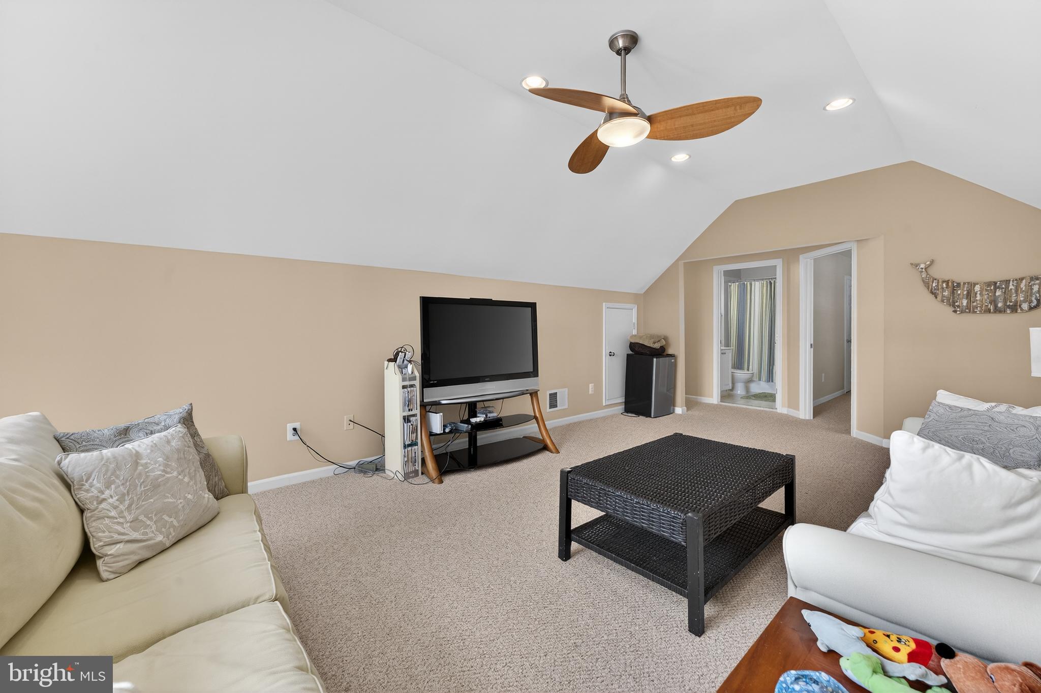 GRANDE AT CANAL POINTE - Residential