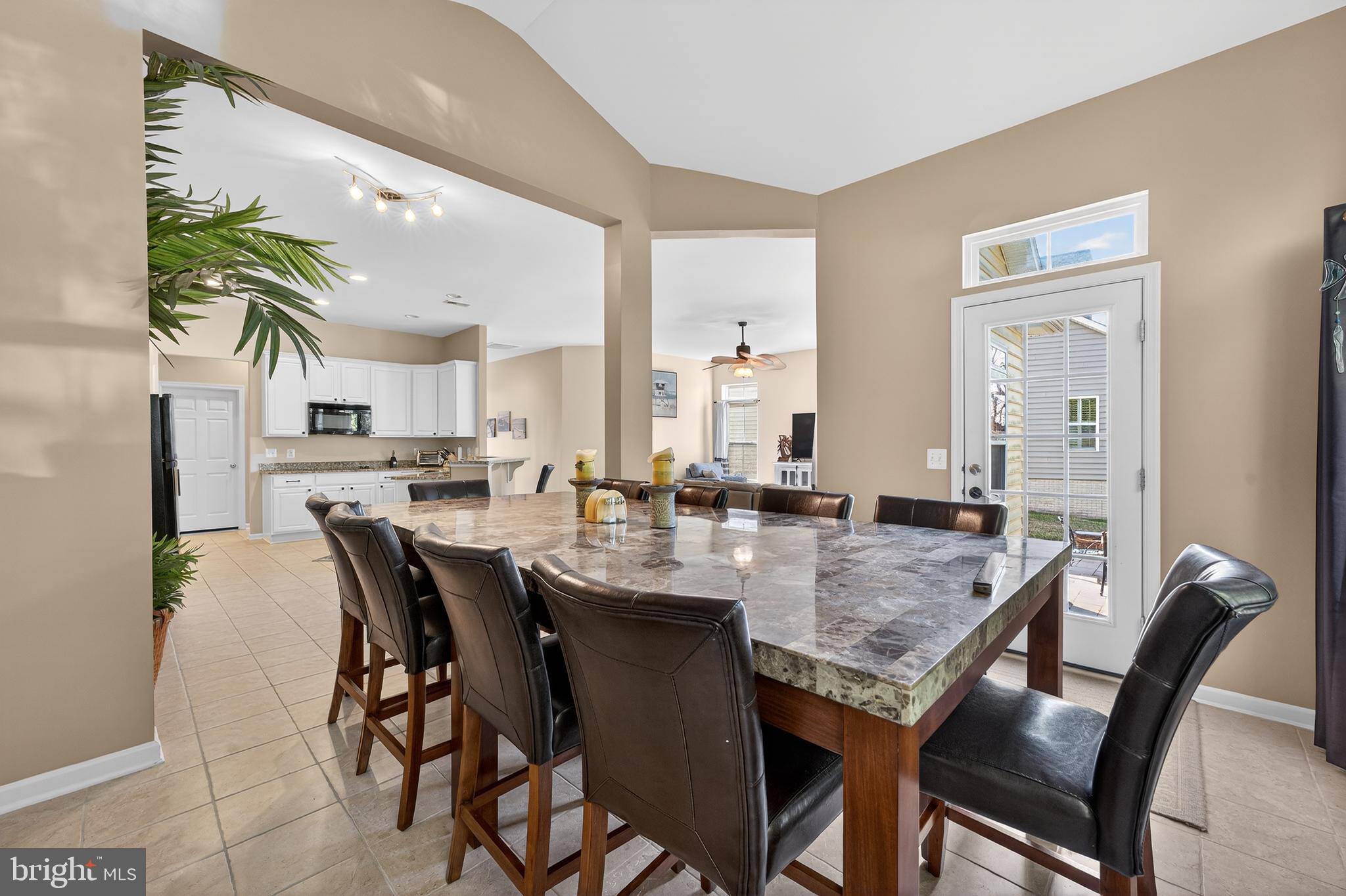 GRANDE AT CANAL POINTE - Residential