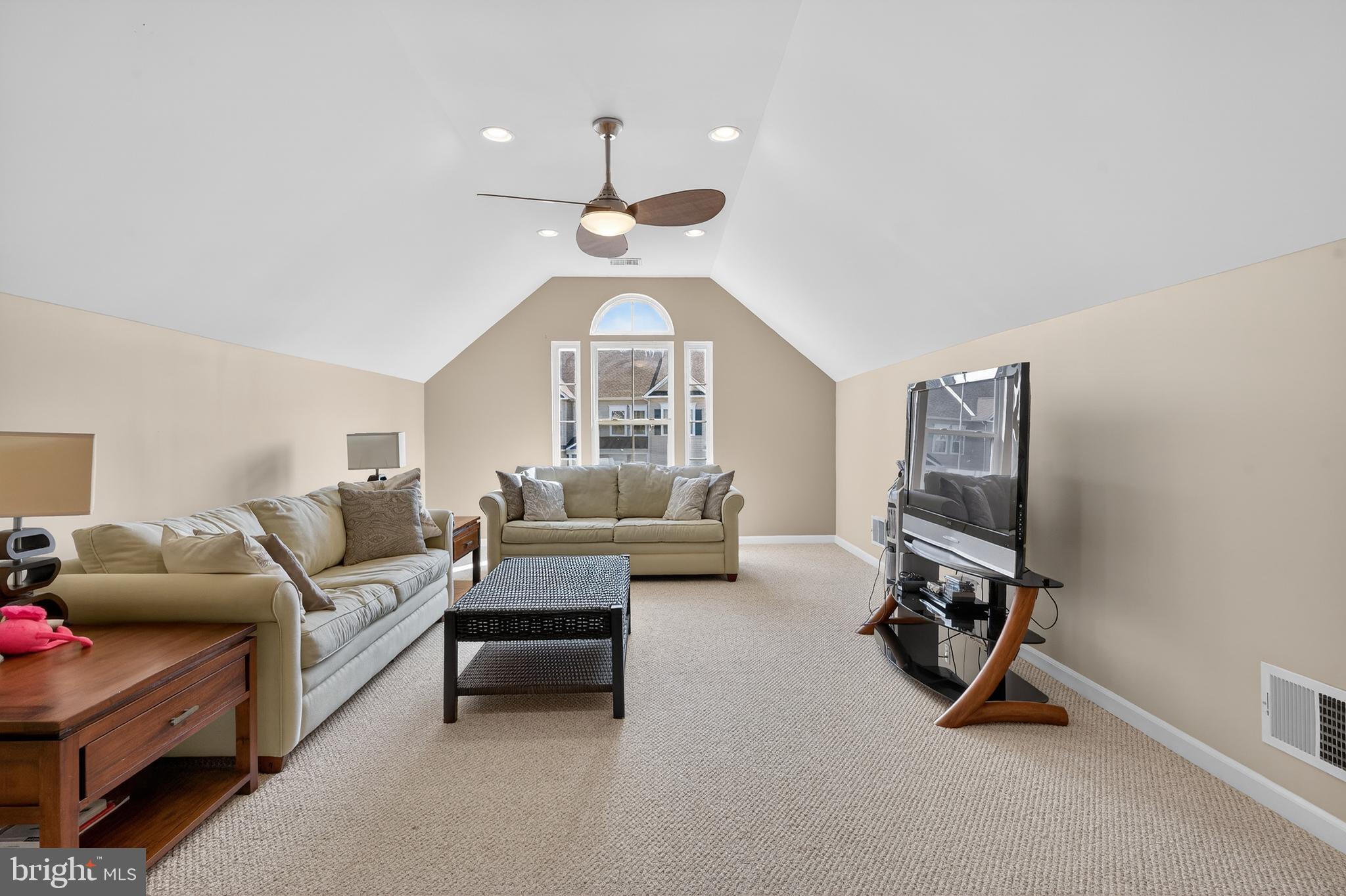 GRANDE AT CANAL POINTE - Residential