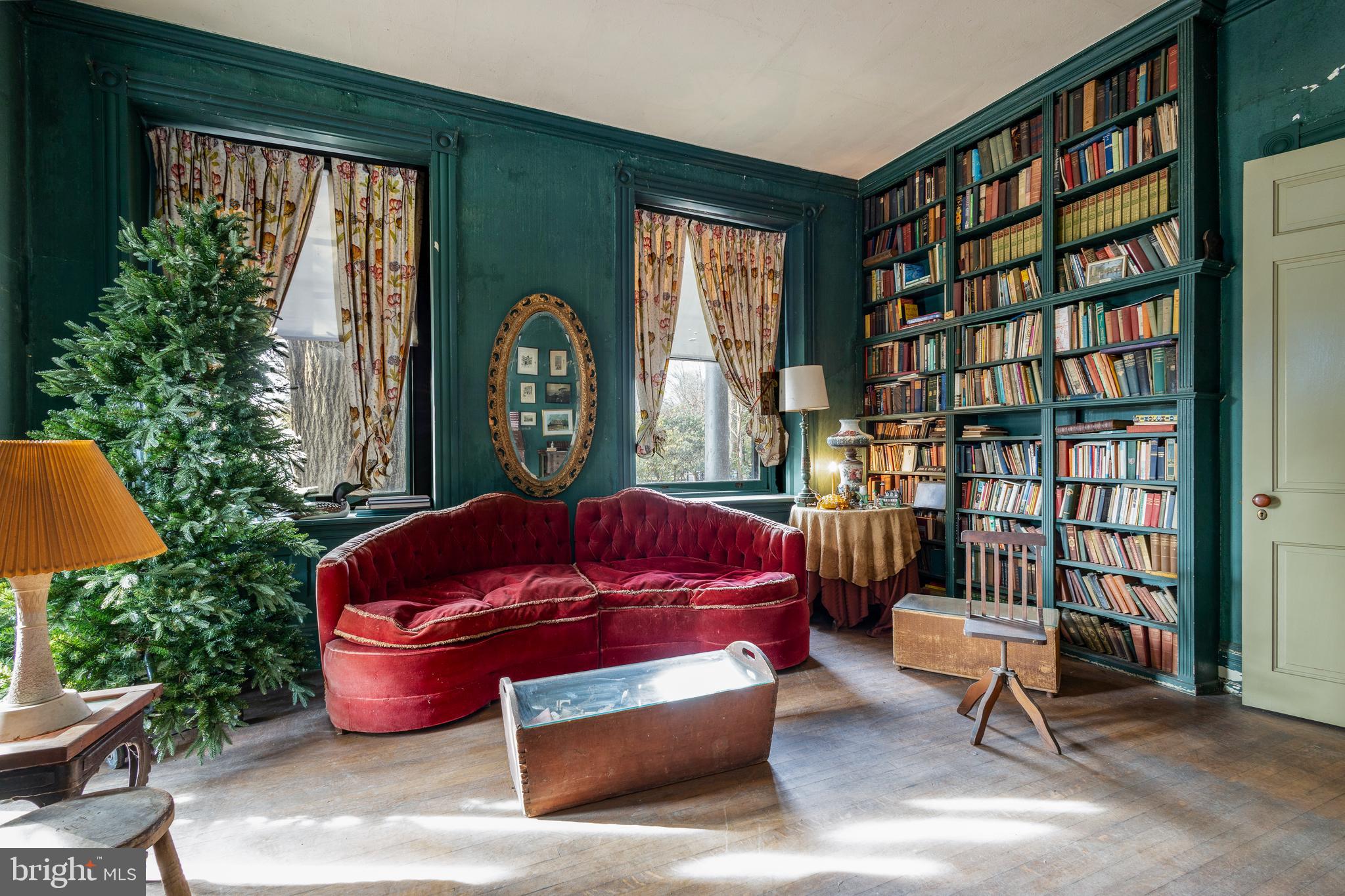 CHESTNUT HILL - Residential