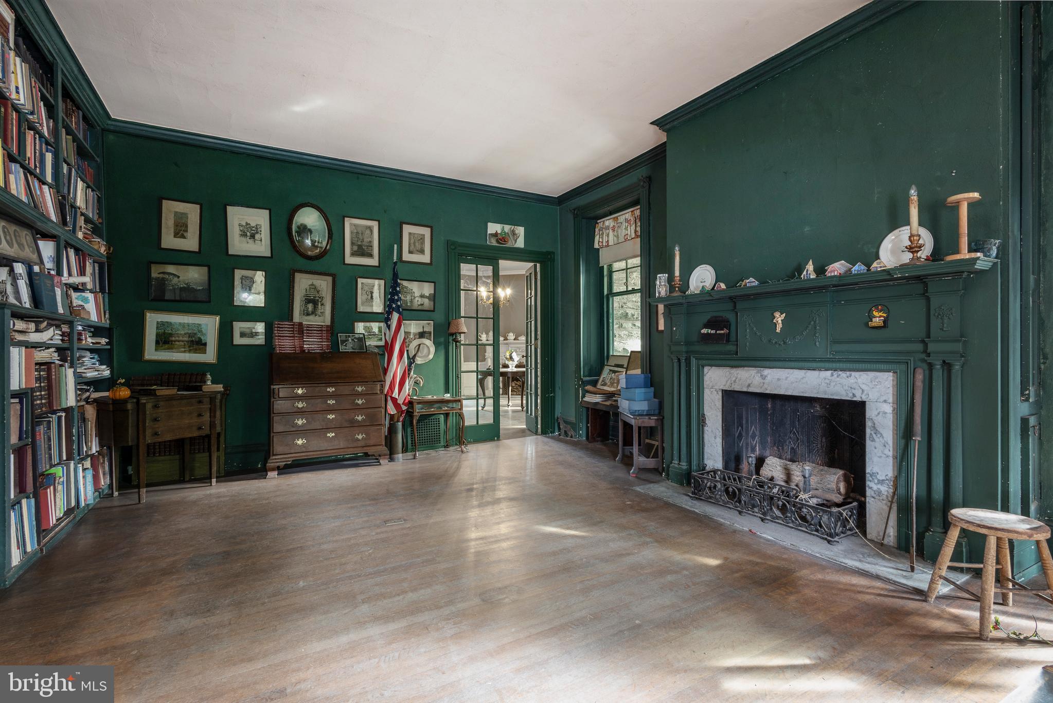 CHESTNUT HILL - Residential