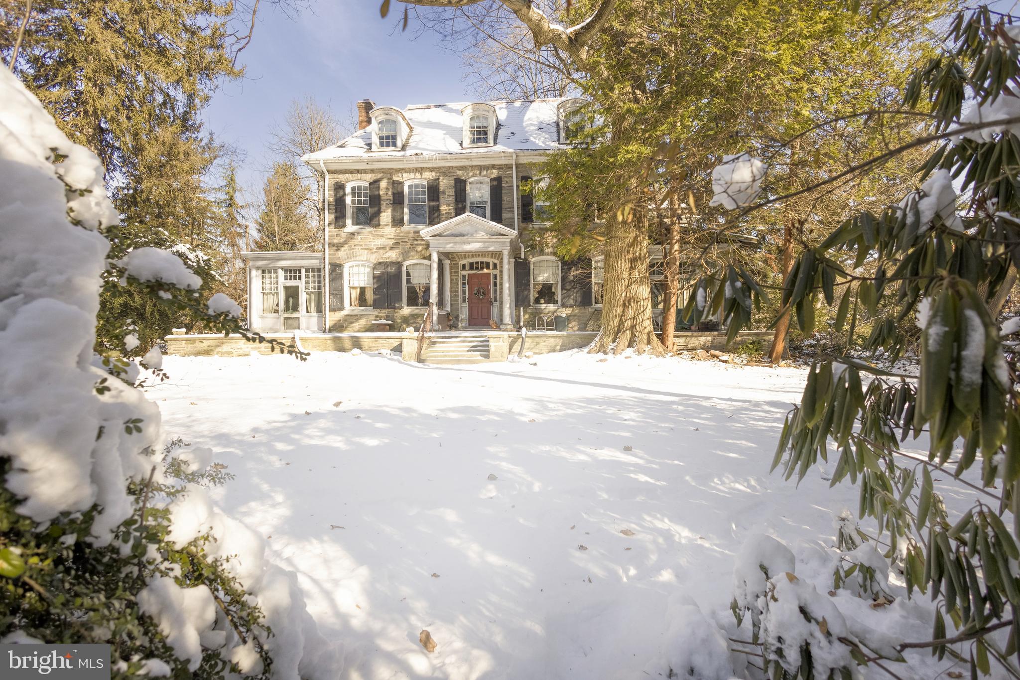 CHESTNUT HILL - Residential