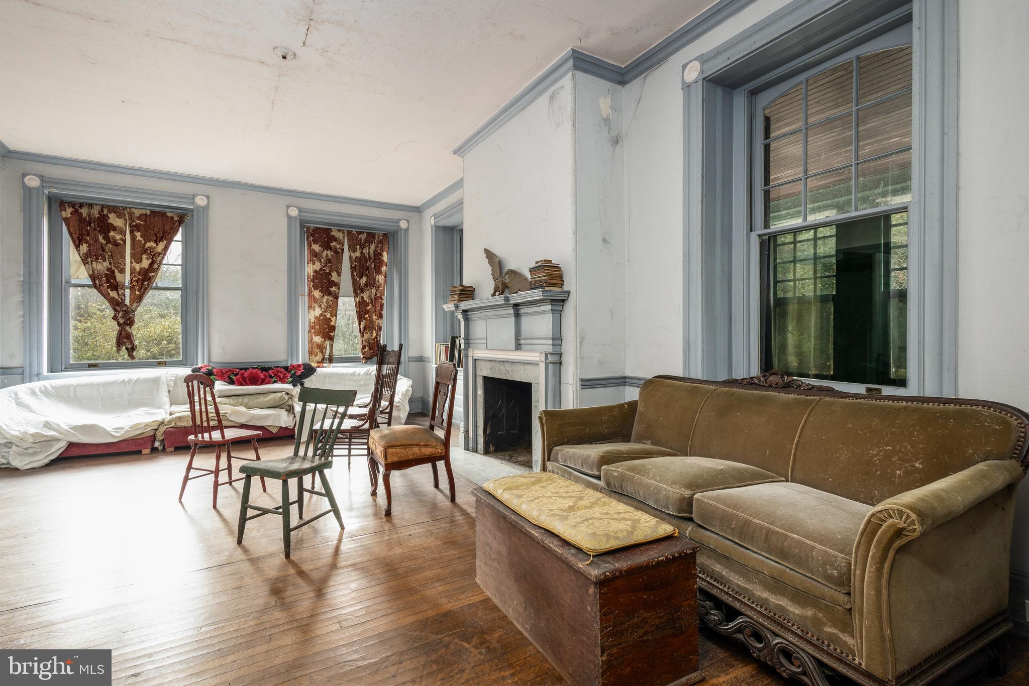 CHESTNUT HILL - Residential