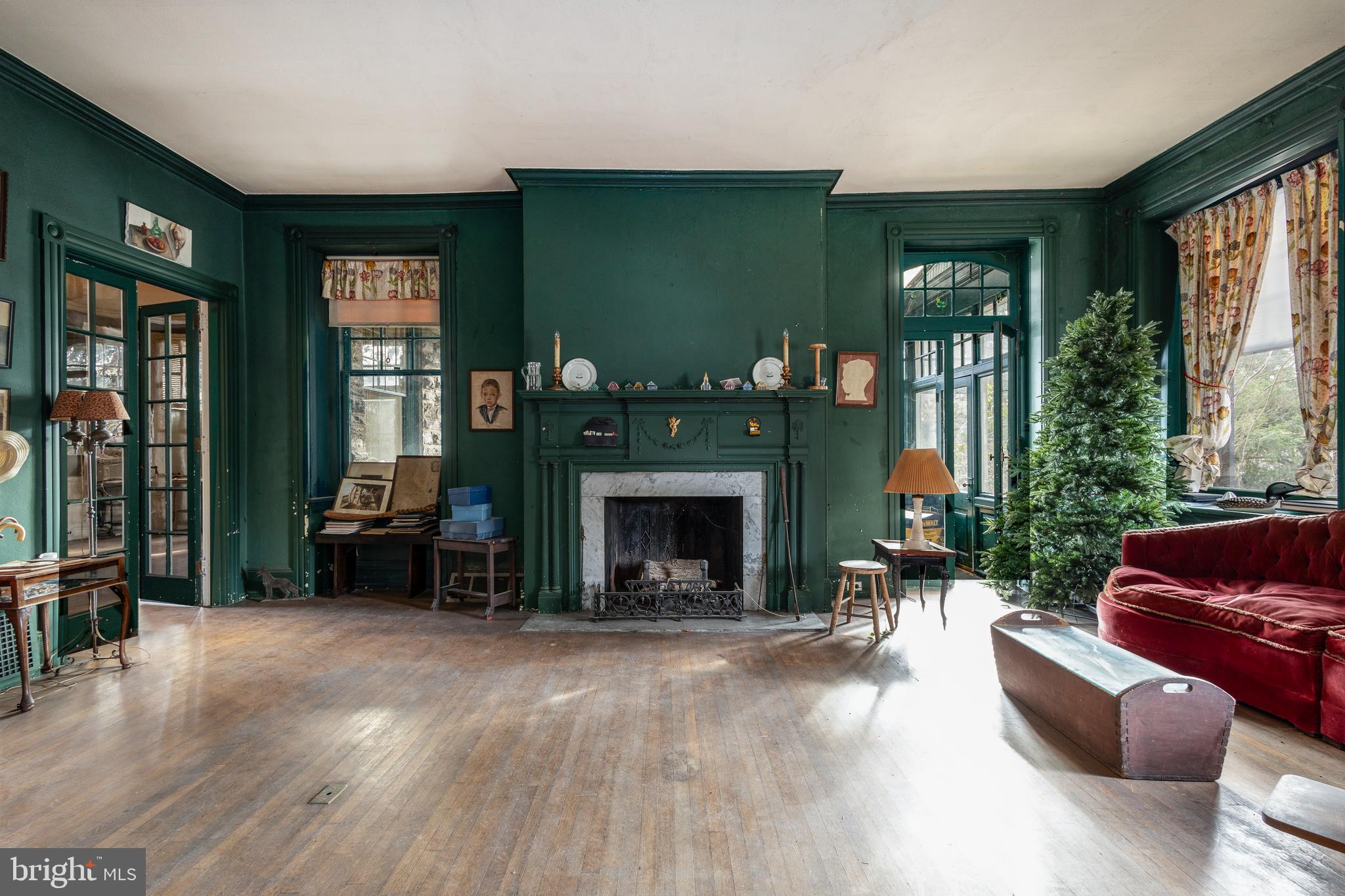 CHESTNUT HILL - Residential