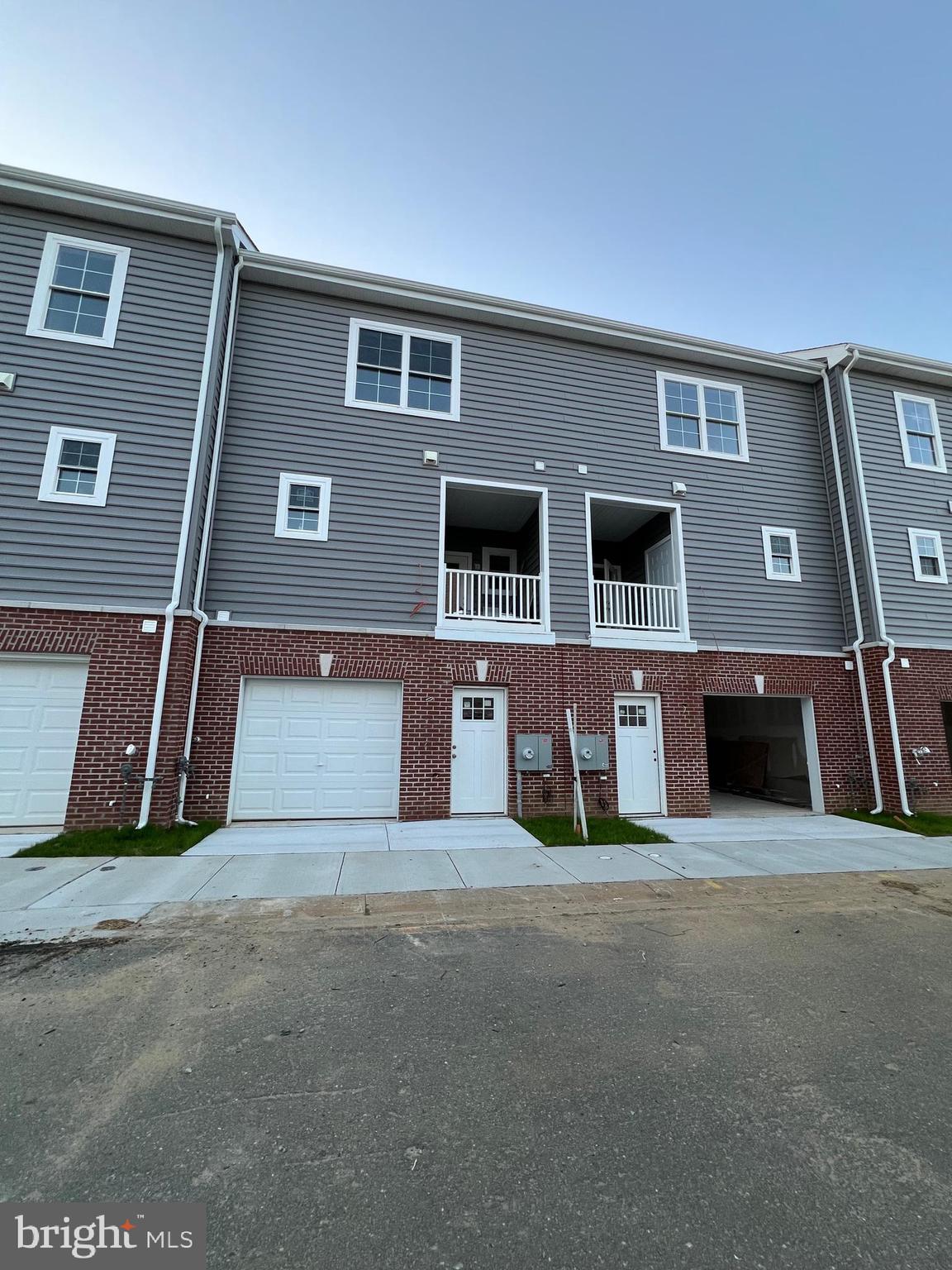 MCMULLEN SQUARE - Residential