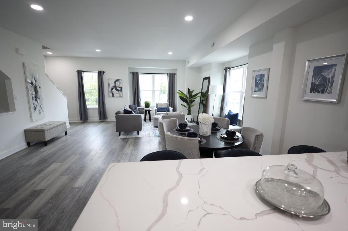 MCMULLEN SQUARE - Residential