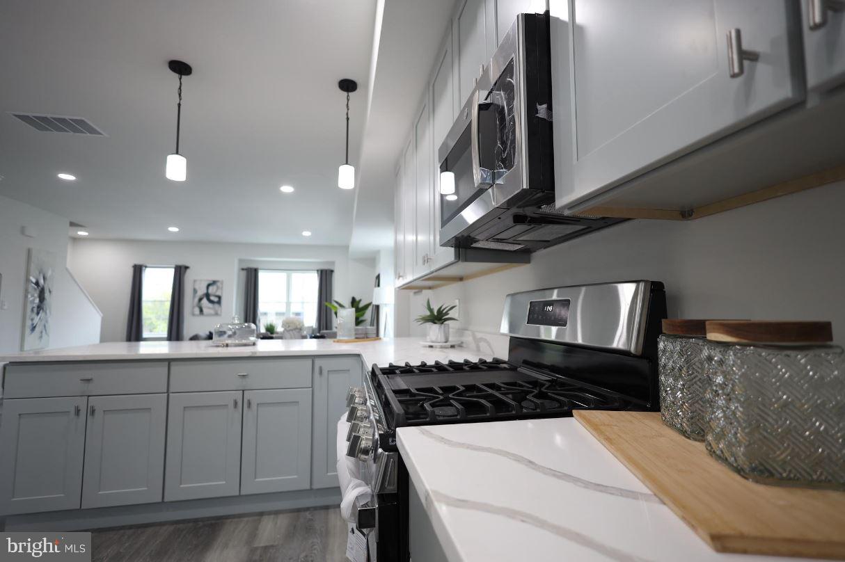 MCMULLEN SQUARE - Residential