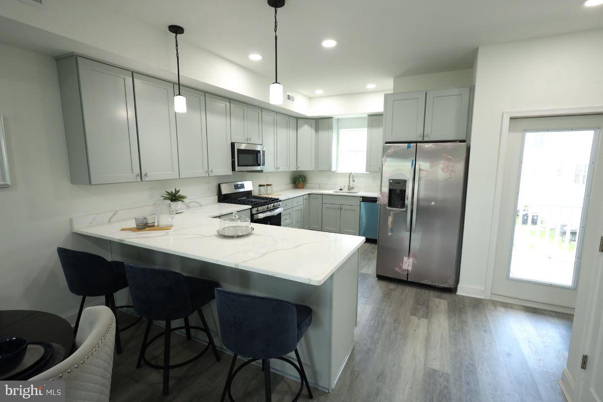 MCMULLEN SQUARE - Residential