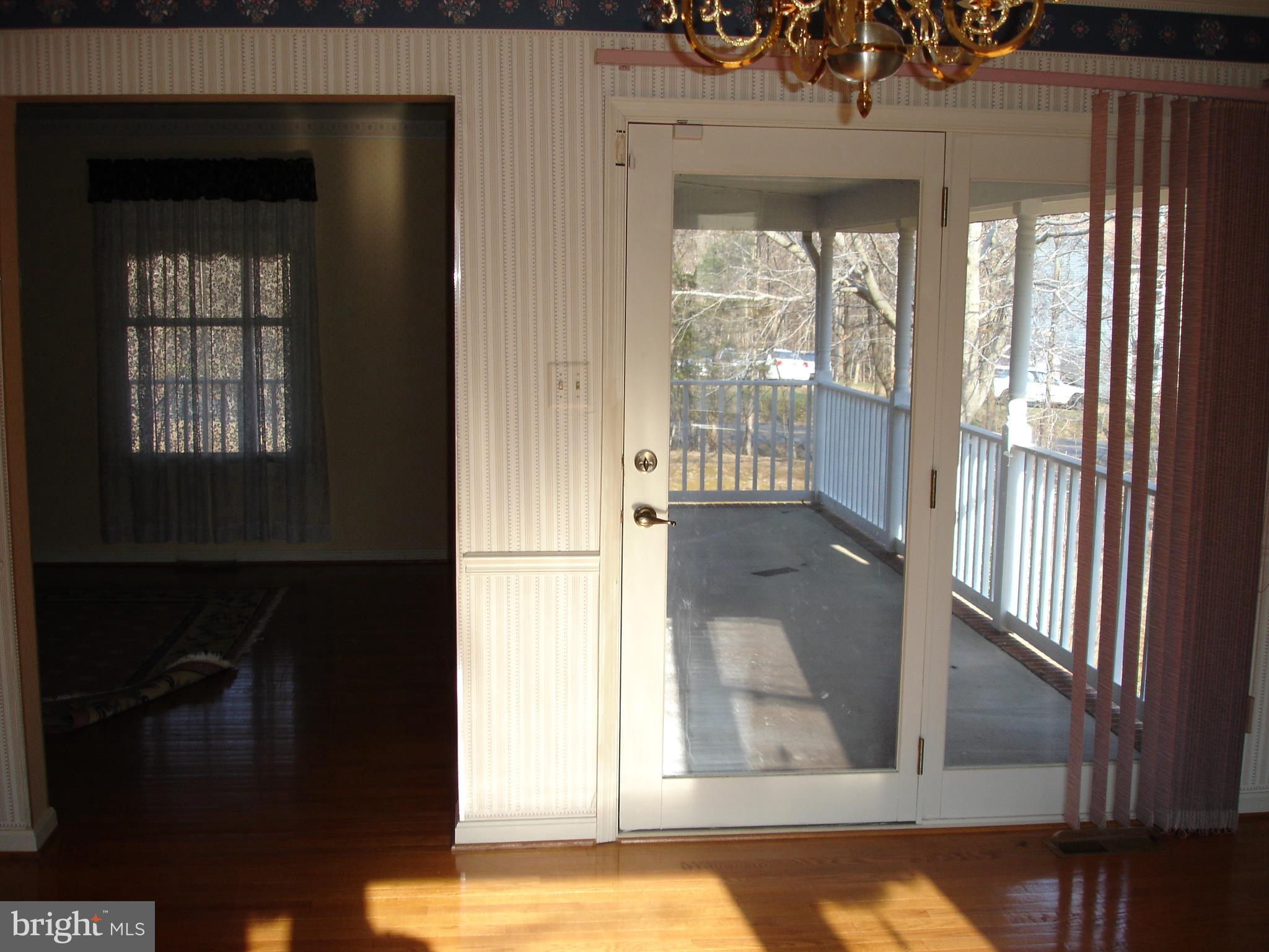 FAIRFAX HILLS - Residential