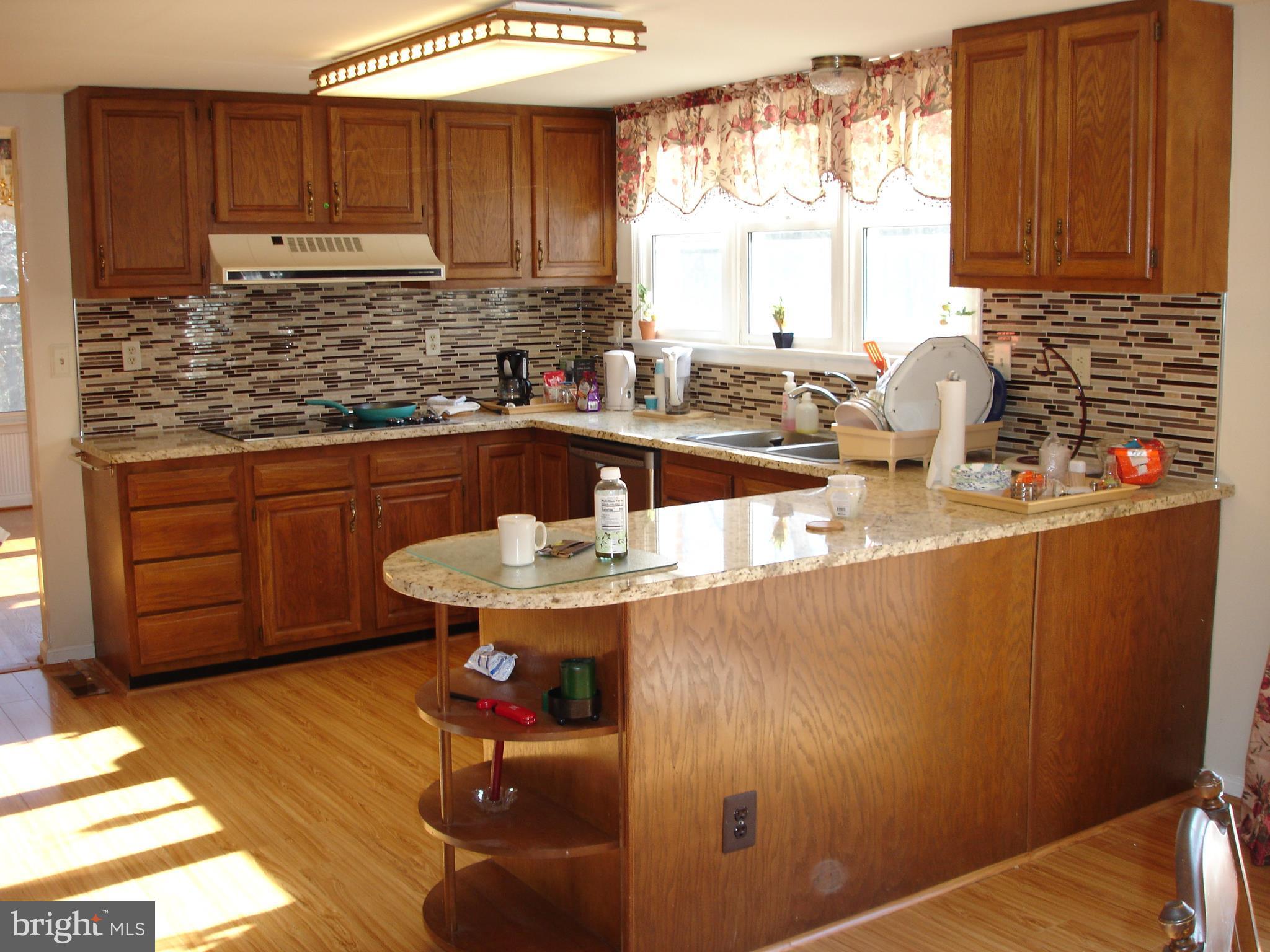 FAIRFAX HILLS - Residential