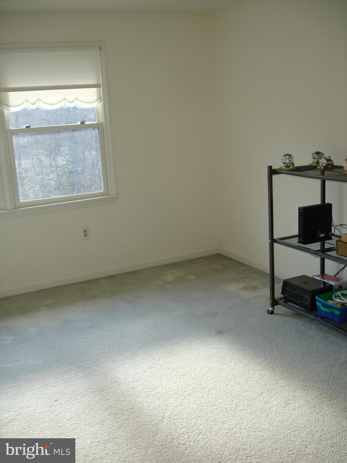 FAIRFAX HILLS - Residential