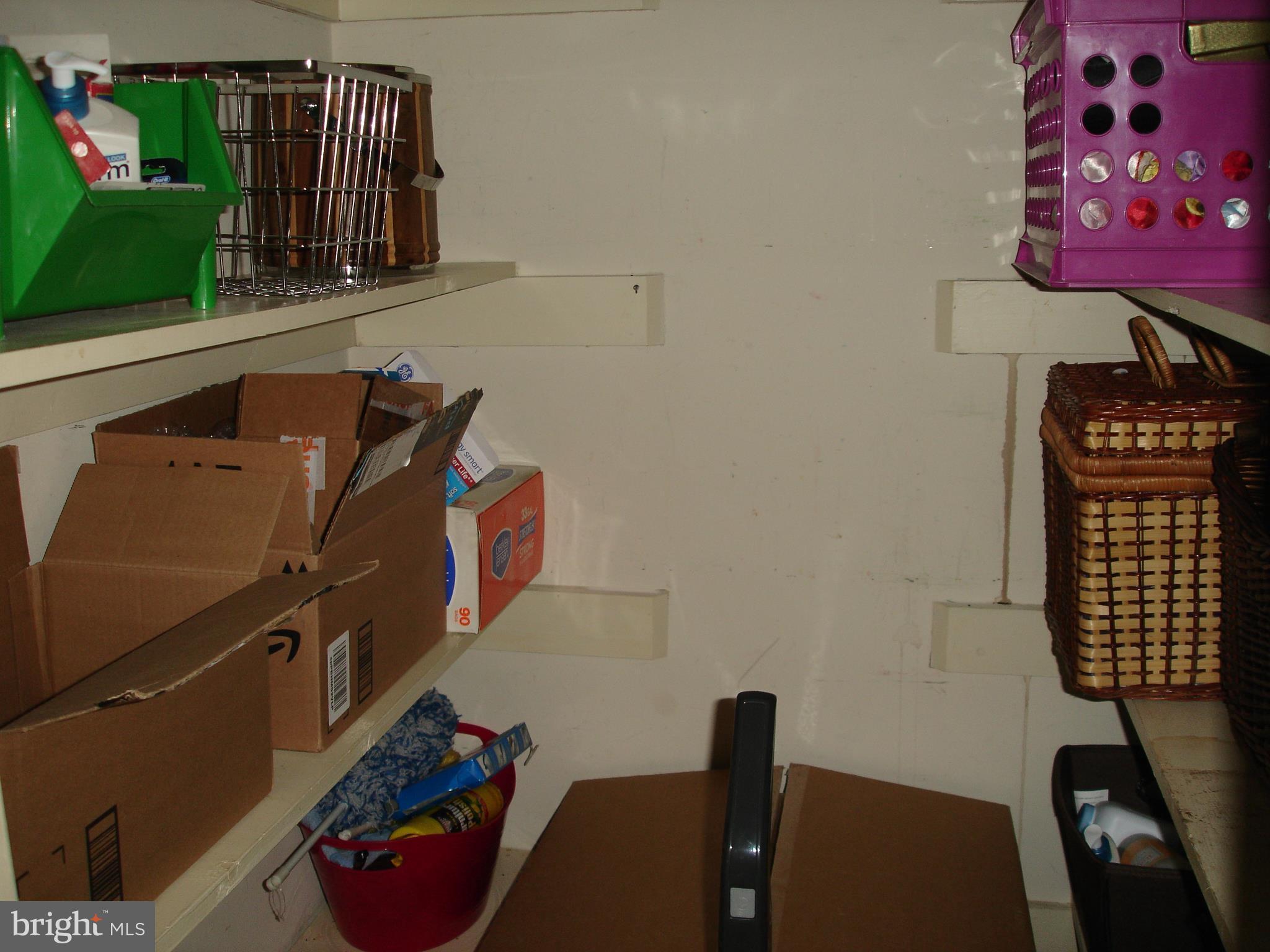 FAIRFAX HILLS - Residential