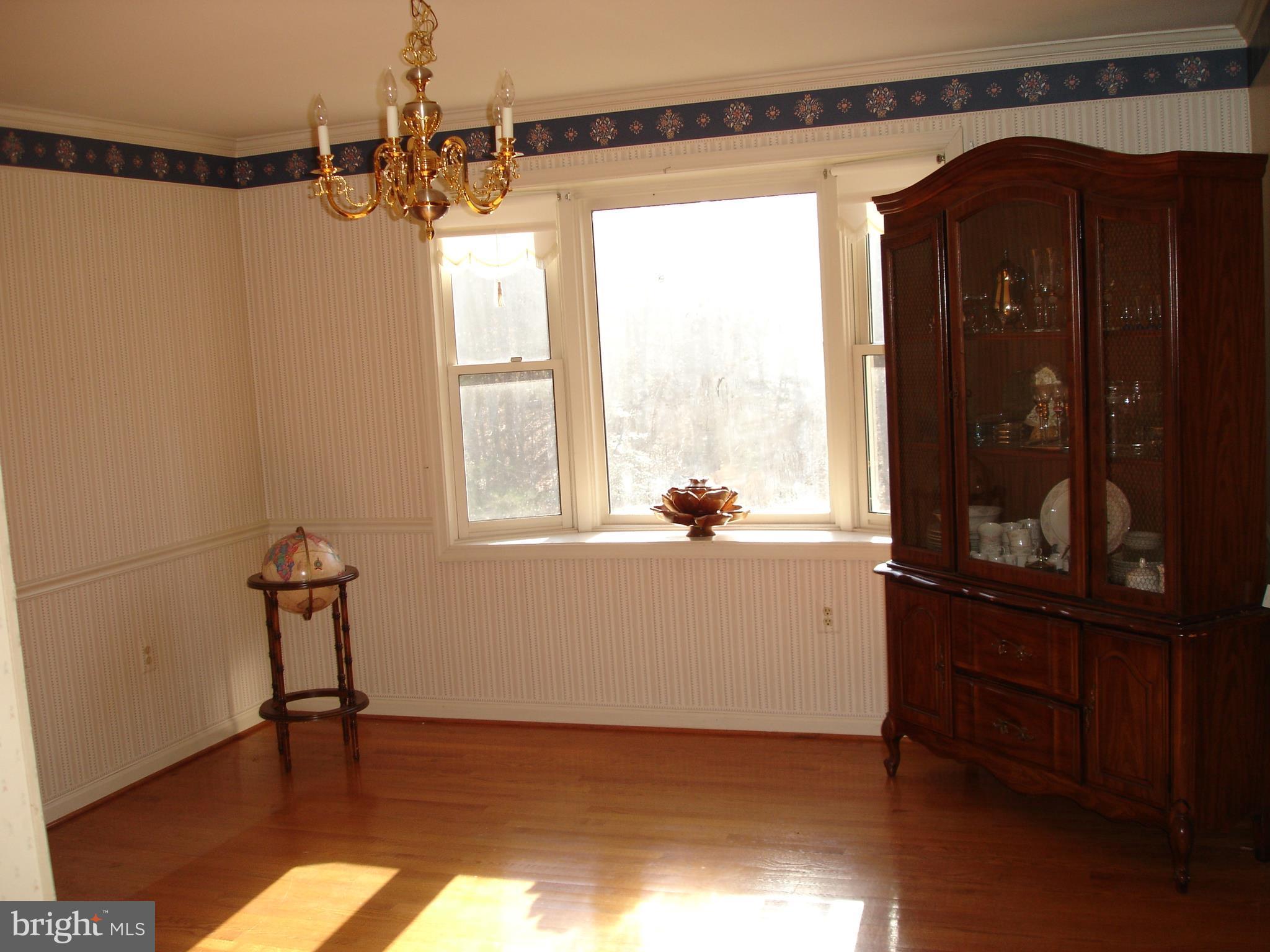 FAIRFAX HILLS - Residential