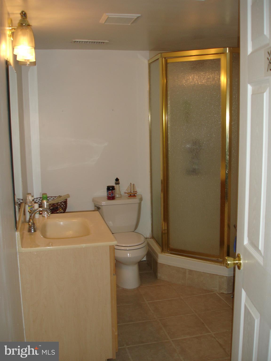 FAIRFAX HILLS - Residential