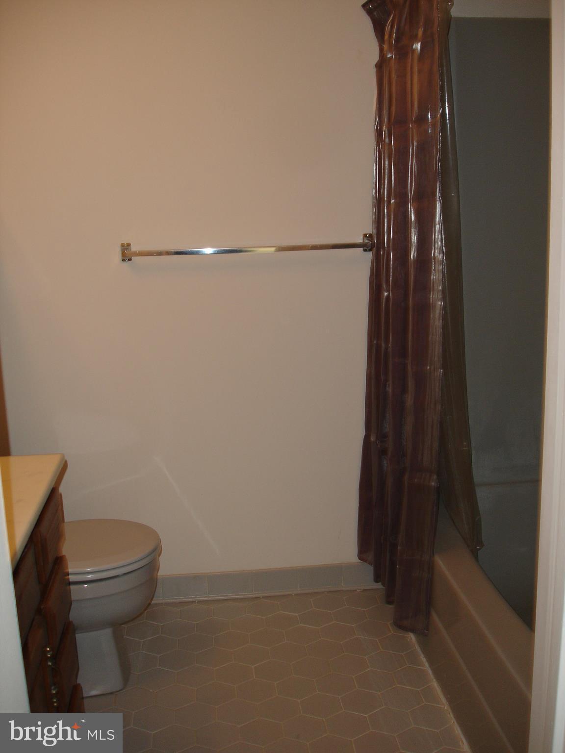 FAIRFAX HILLS - Residential