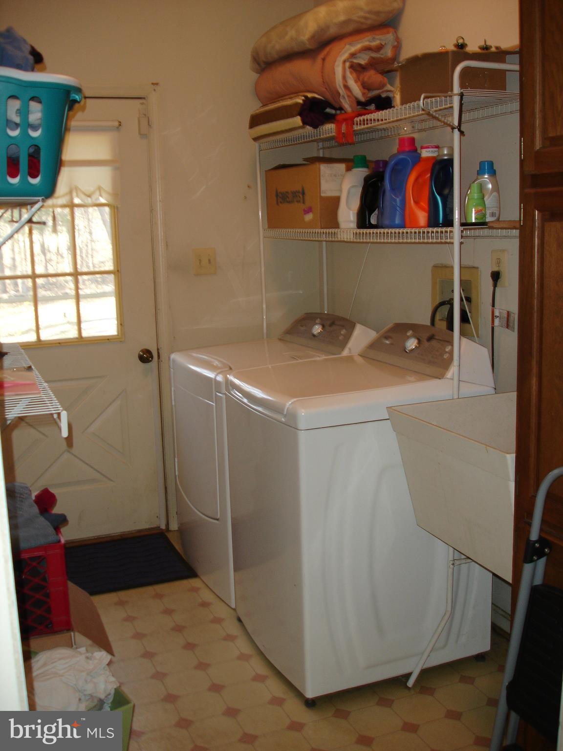 FAIRFAX HILLS - Residential