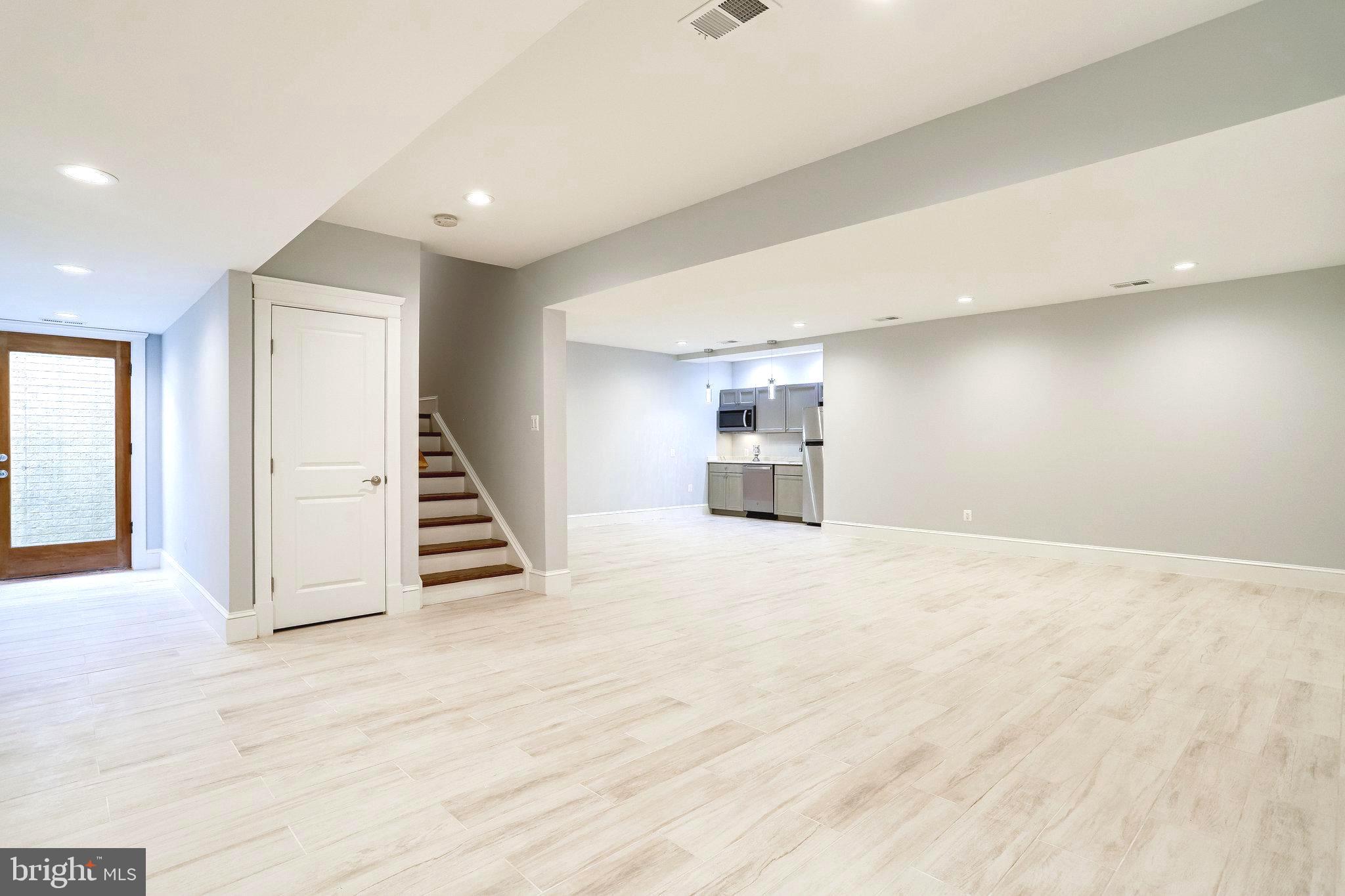 ORCHARD CREST - Residential