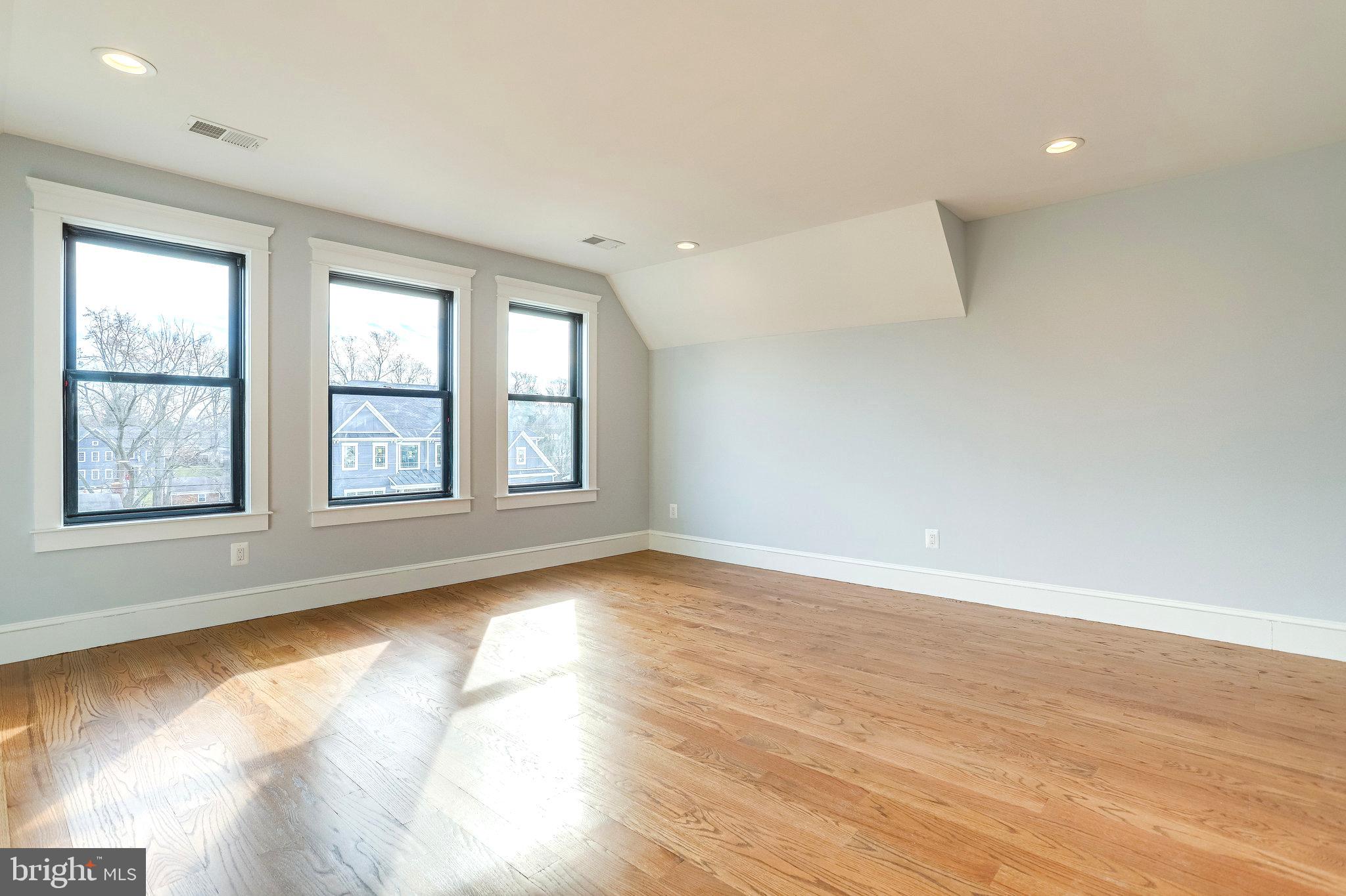 ORCHARD CREST - Residential