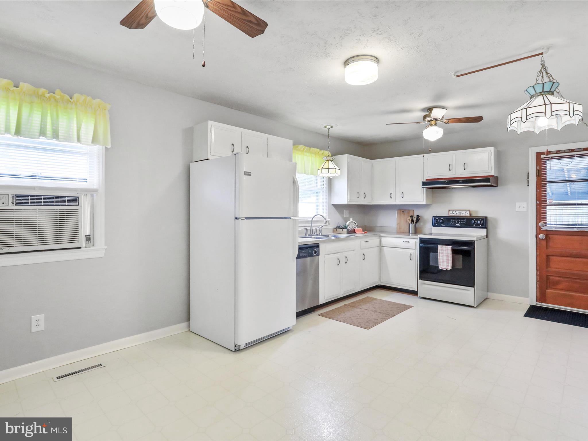 1424 LOCUST STREET