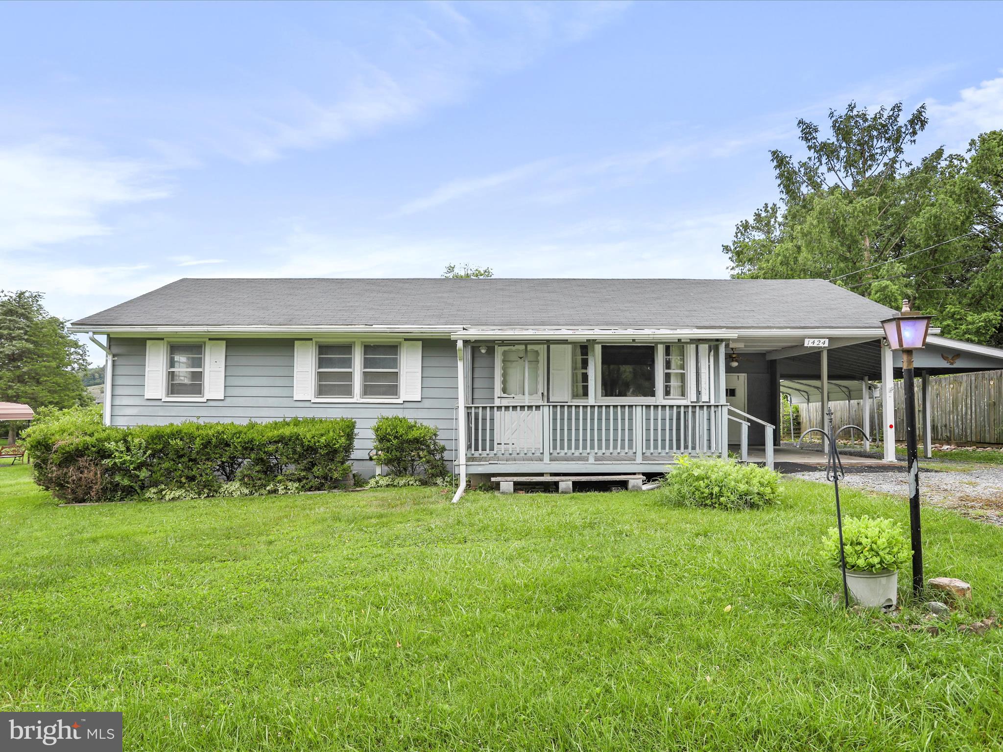 1424 LOCUST STREET