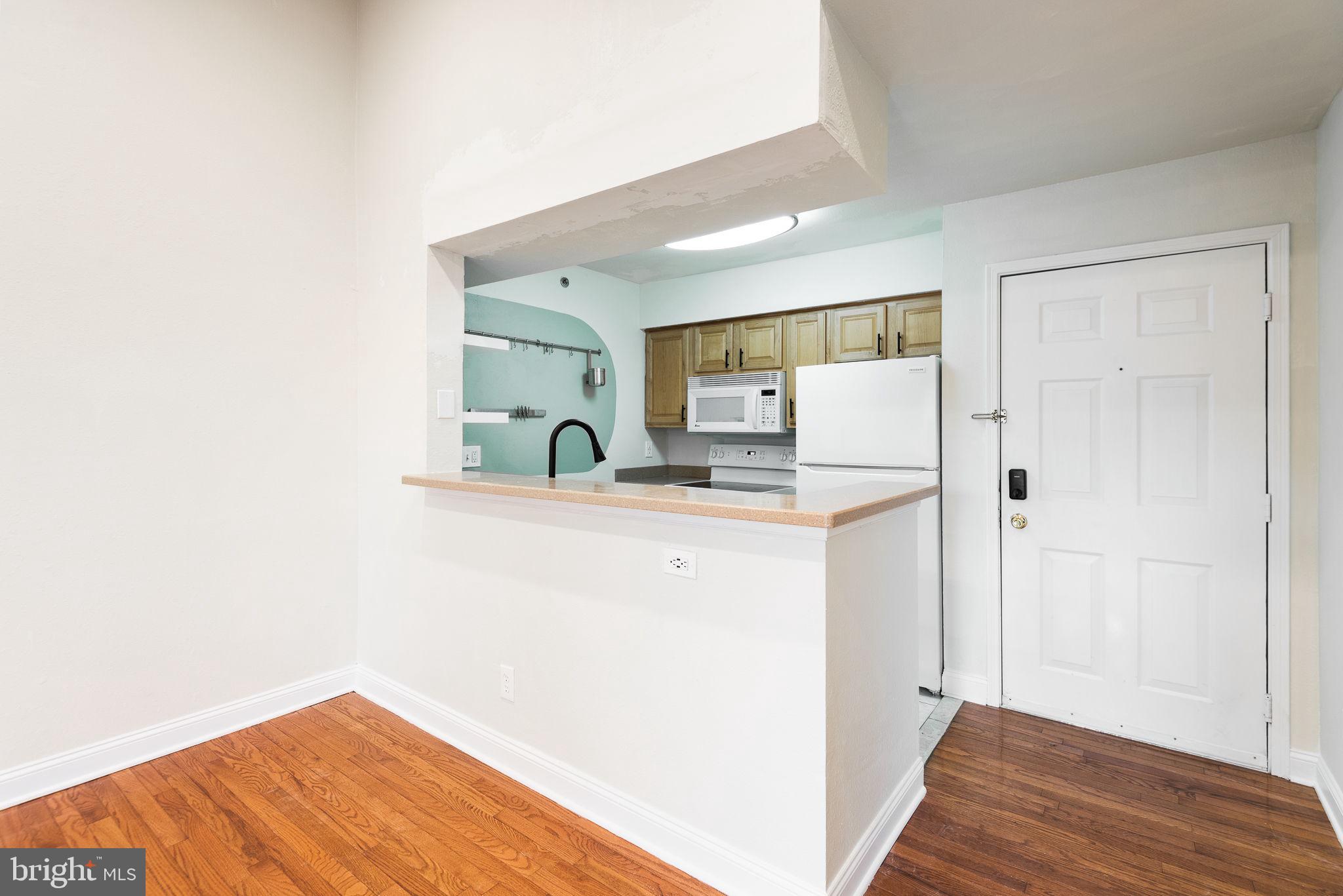 POINTE AT PARK CENTER - Residential