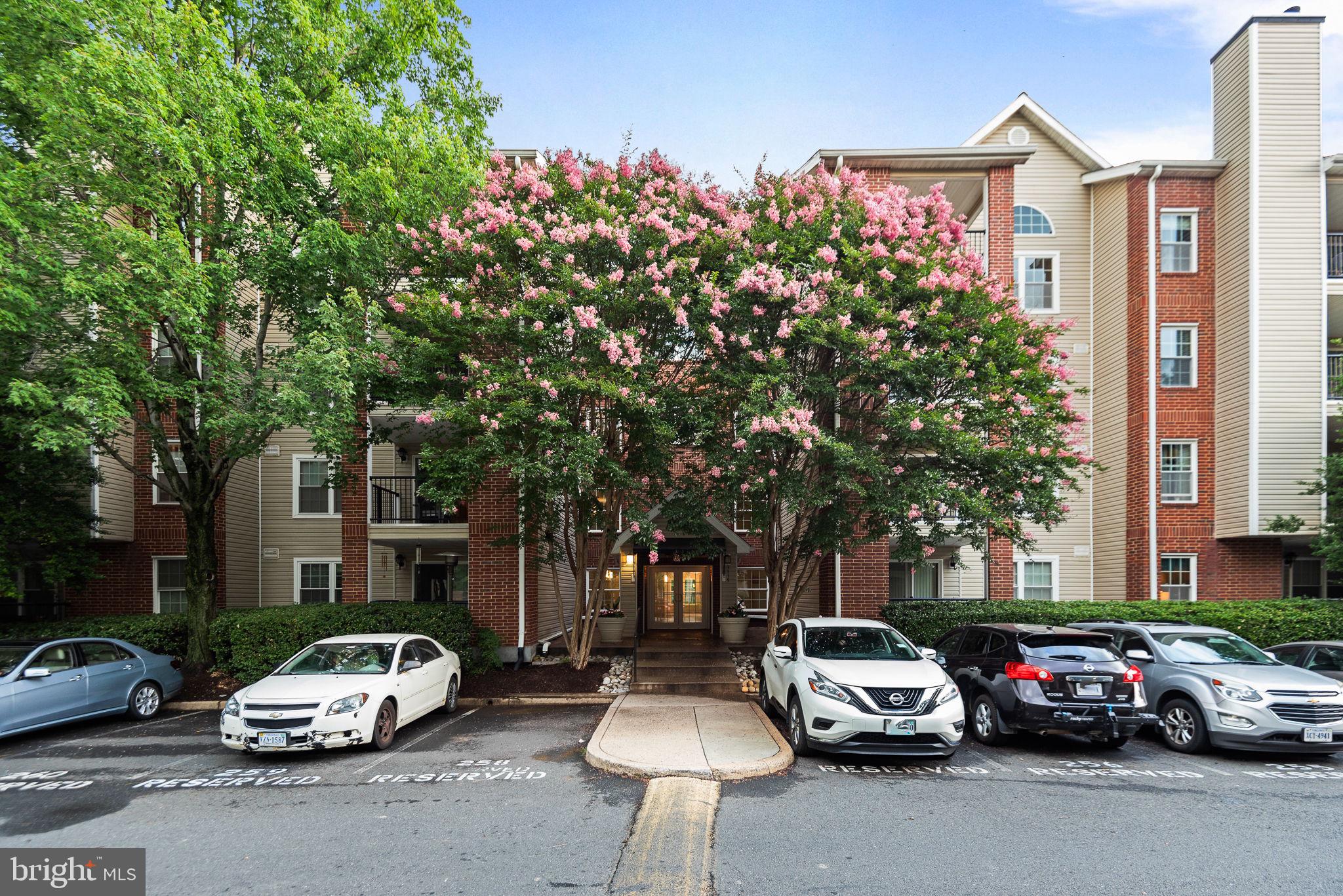 POINTE AT PARK CENTER - Residential