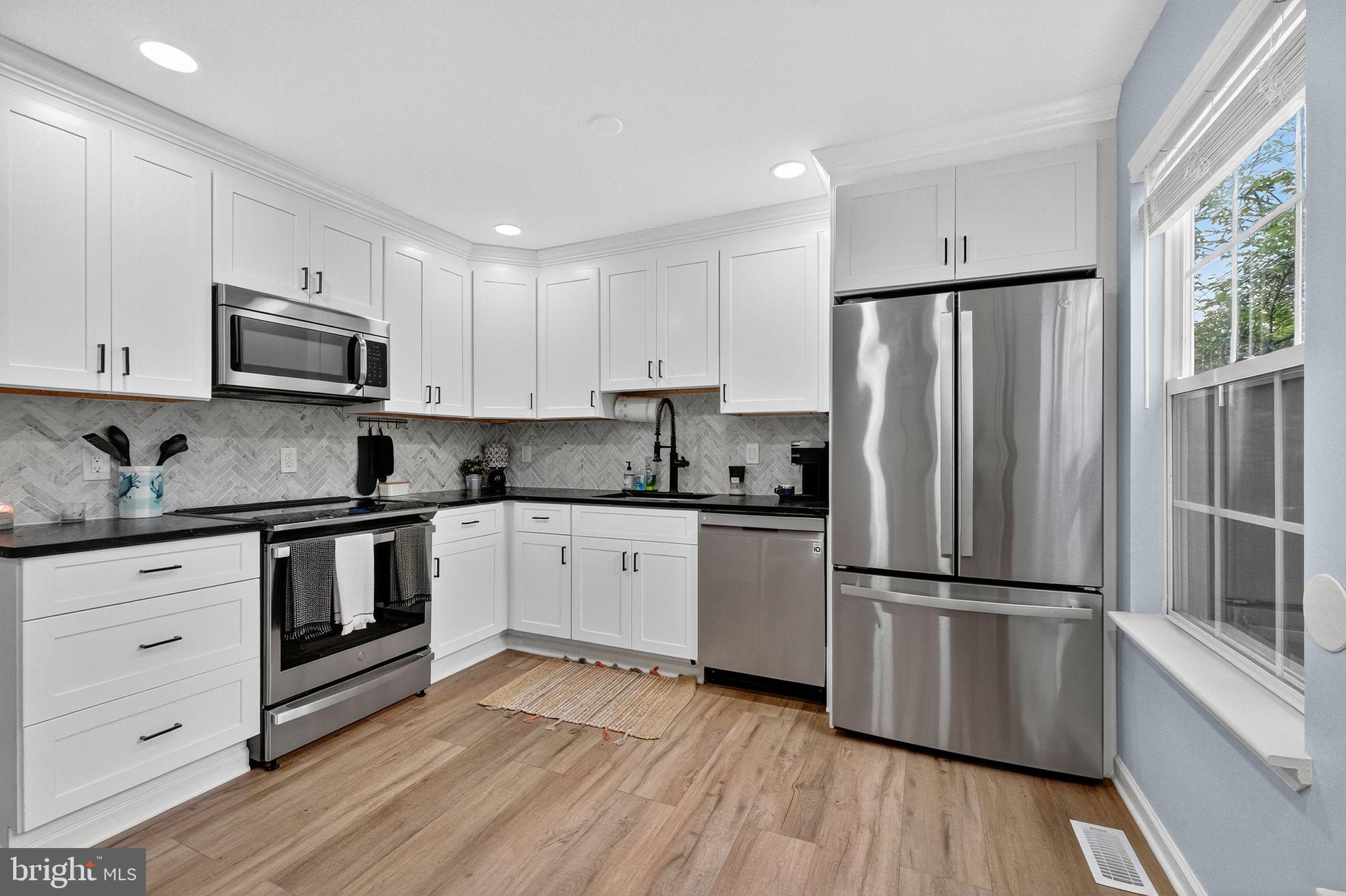 CAPETOWNE - Residential